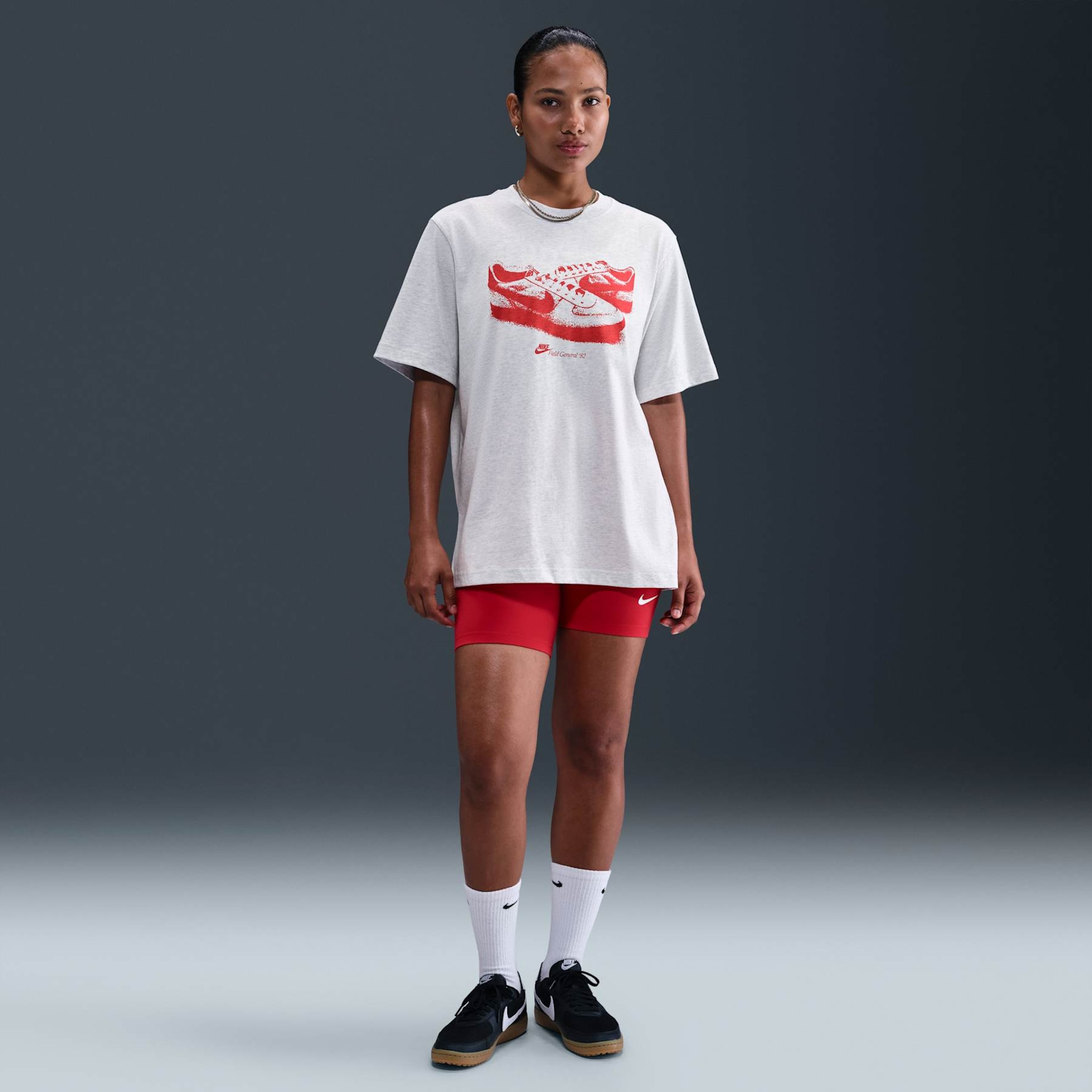 Camiseta Nike Sportswear Field General Feminina - Foto 4