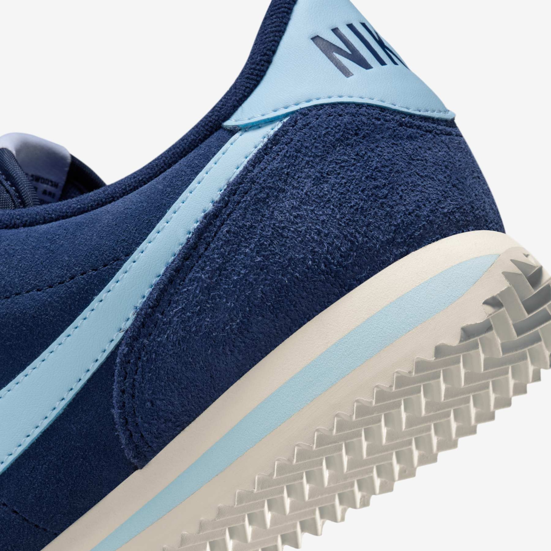 Tênis Nike Cortez Suede Feminino - Foto 8