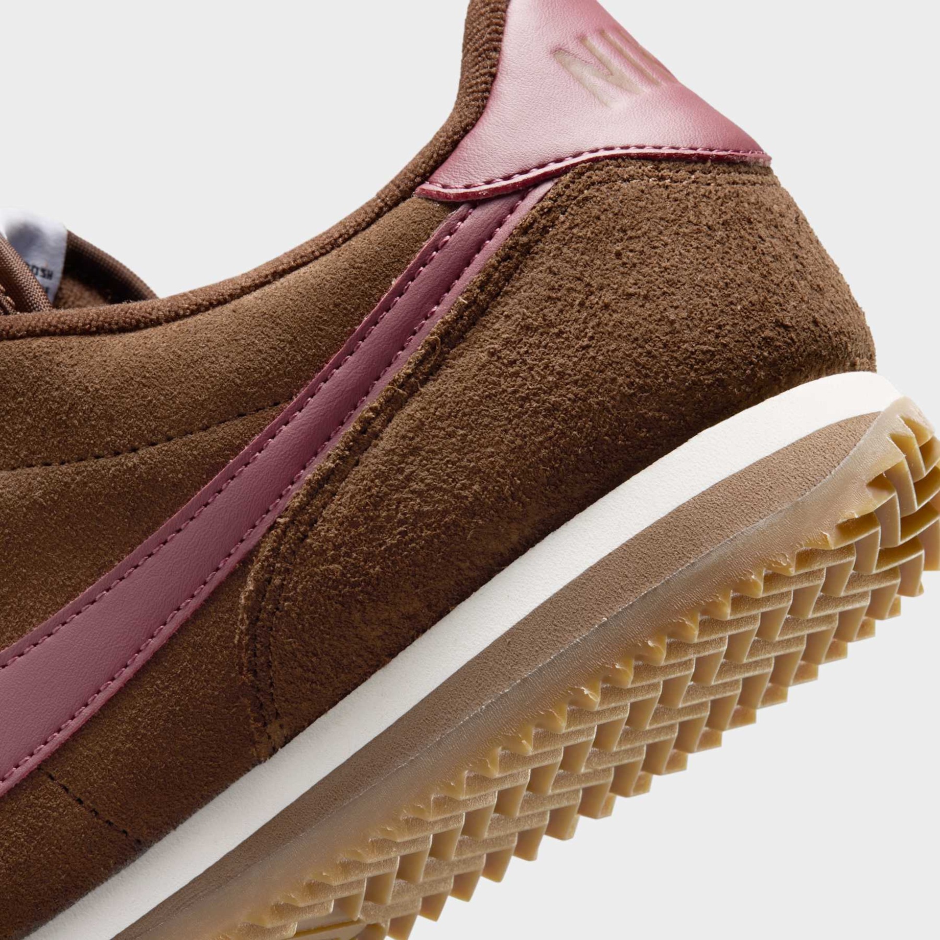 Tênis Nike Cortez Suede Feminino - Foto 8