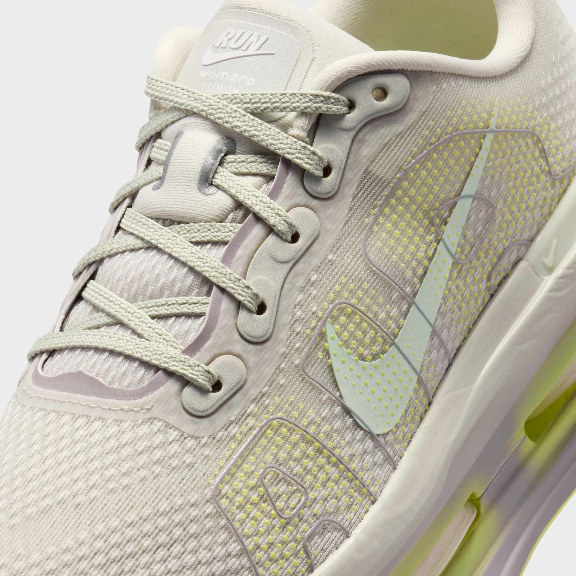 Tênis Nike Vomero Premium Feminino - Foto 7
