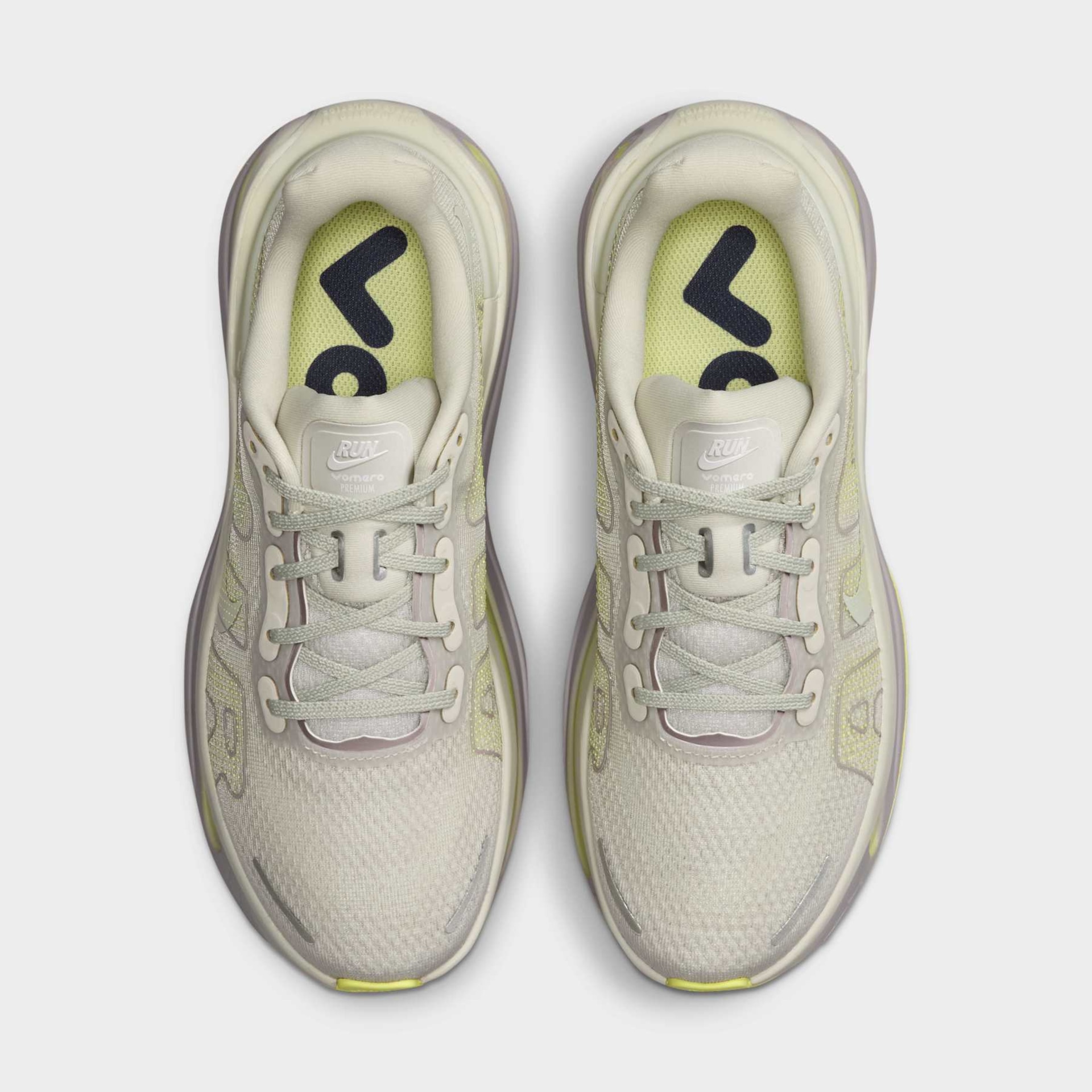 Tênis Nike Vomero Premium Feminino - Foto 4