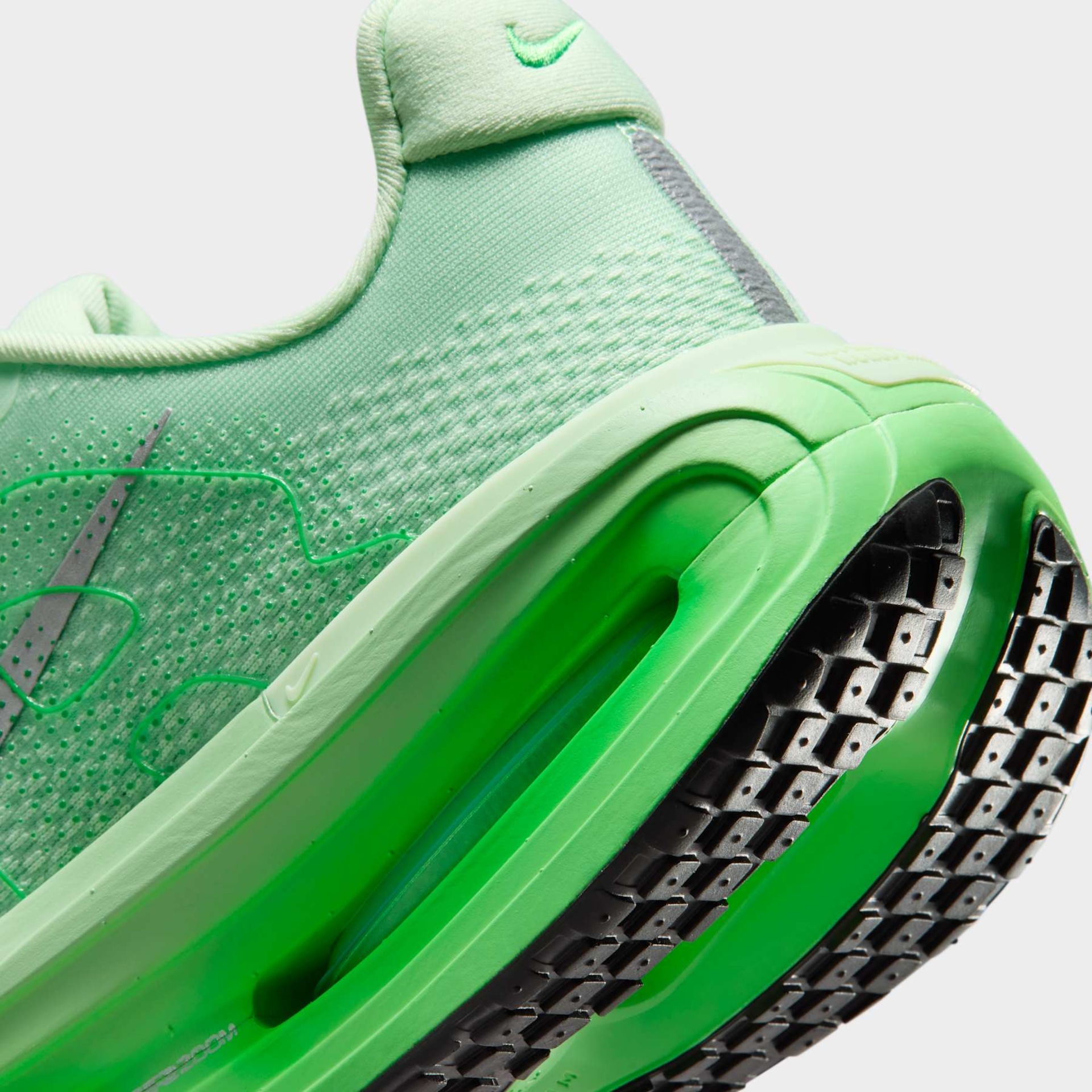 Tênis Nike Vomero Premium Feminino - Foto 8