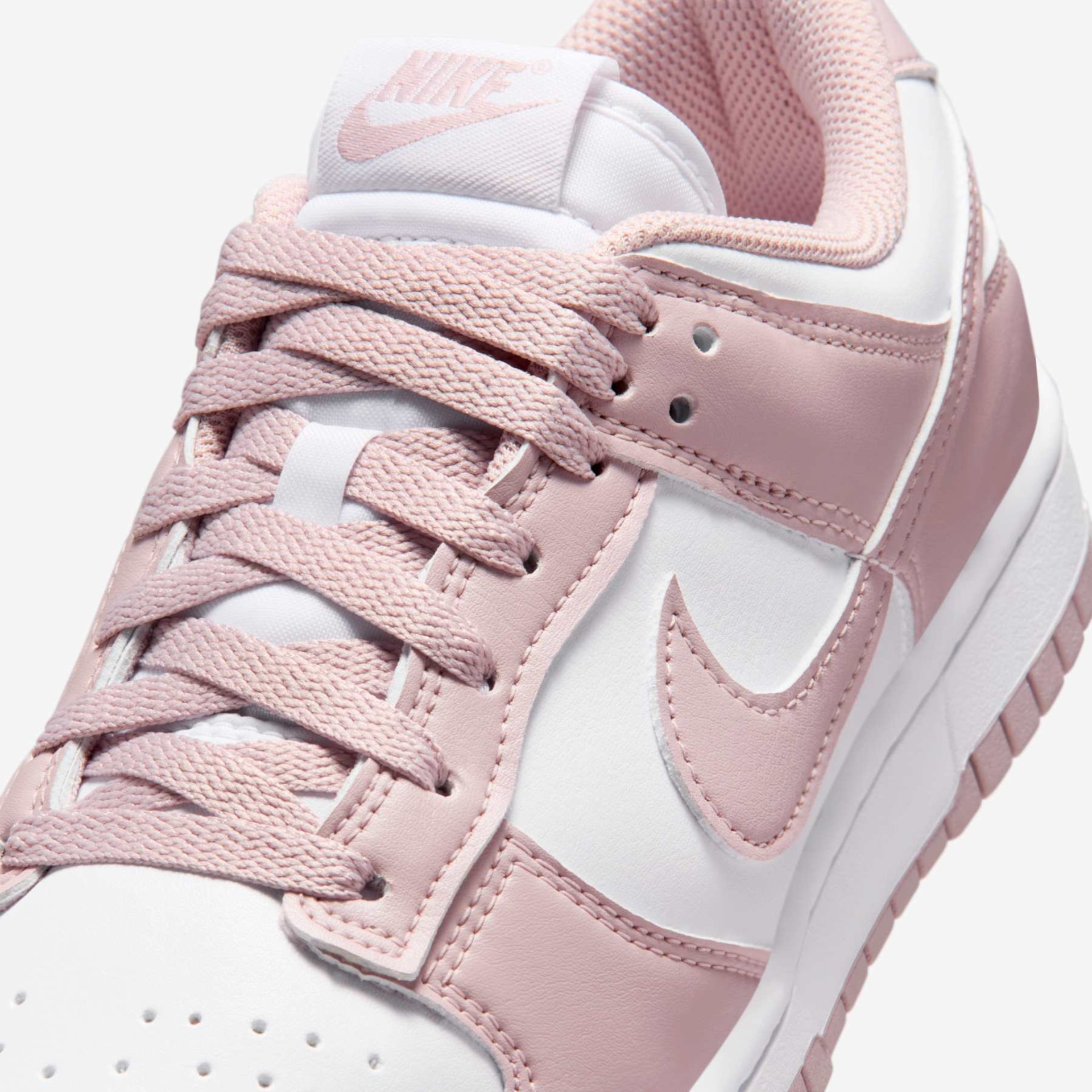 Tênis Nike Dunk Low Feminino - Foto 7