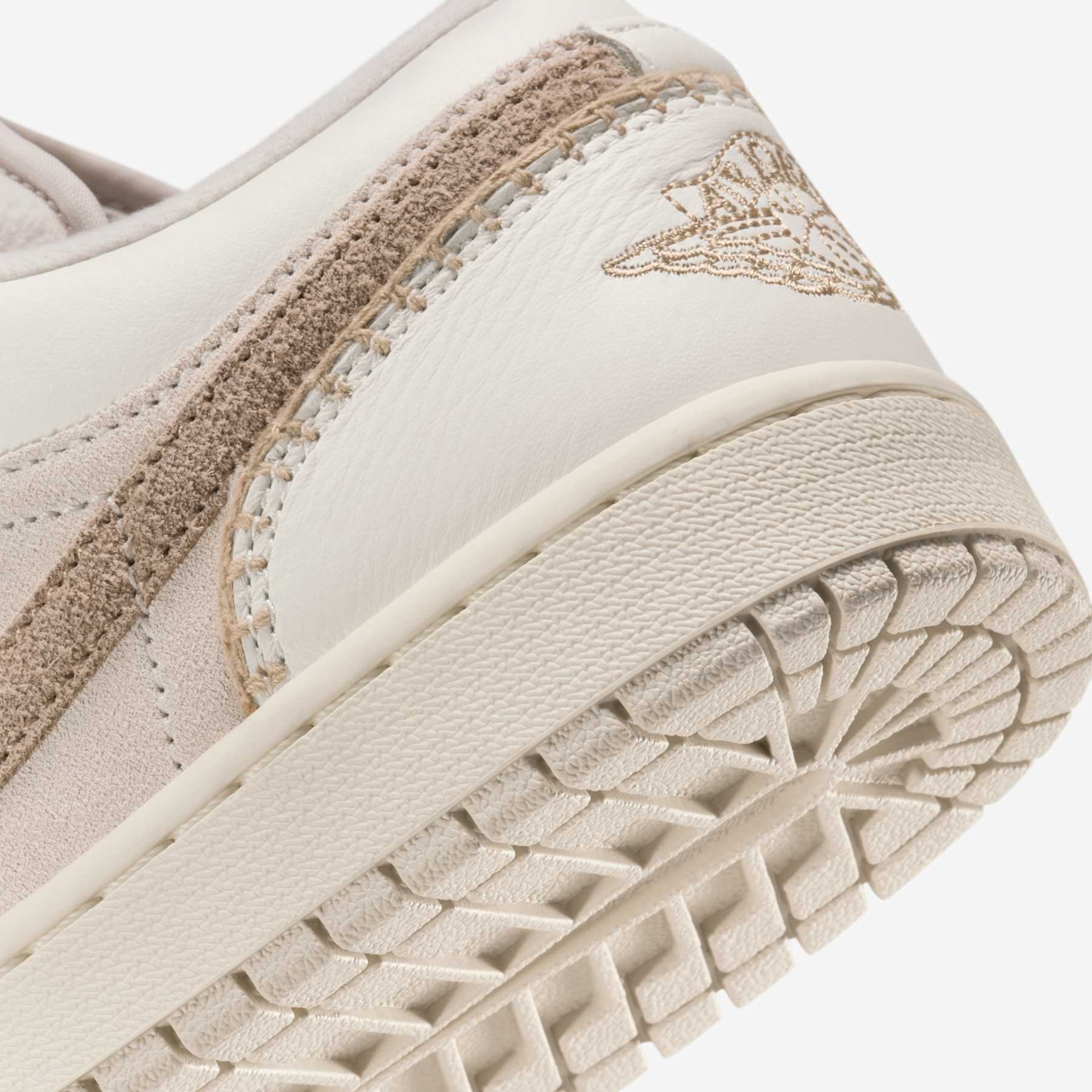 Tênis Air Jordan 1 Low SE Feminino - Foto 8