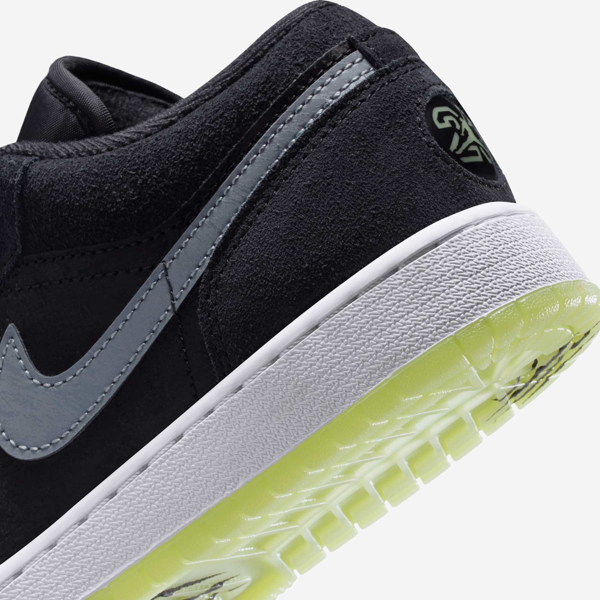 Tênis Air Jordan 1 Low SE Infantil - Foto 8