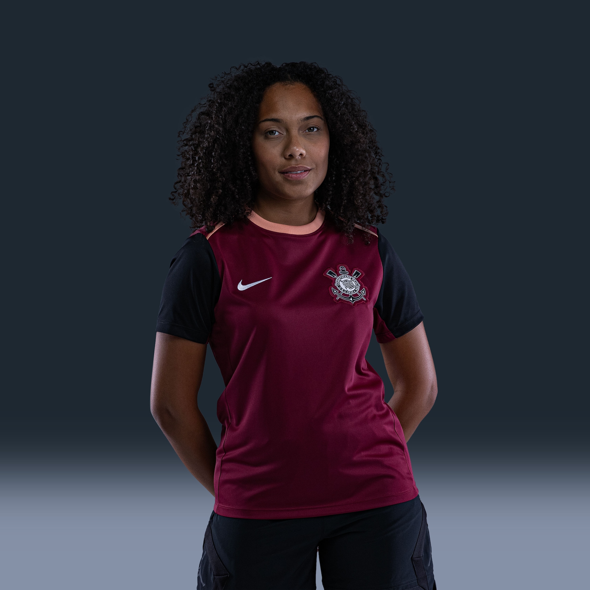 Imagem principal de Camiseta Corinthians Nike 2026 Treino Feminina