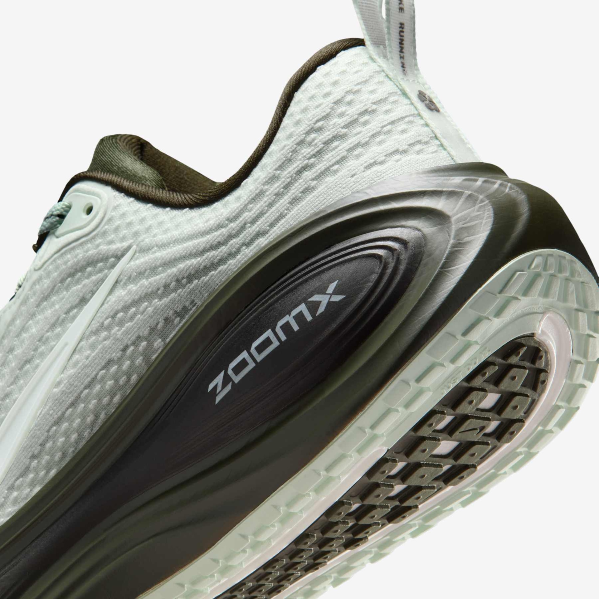 Tênis Nike Vomero Plus Feminino - Foto 8