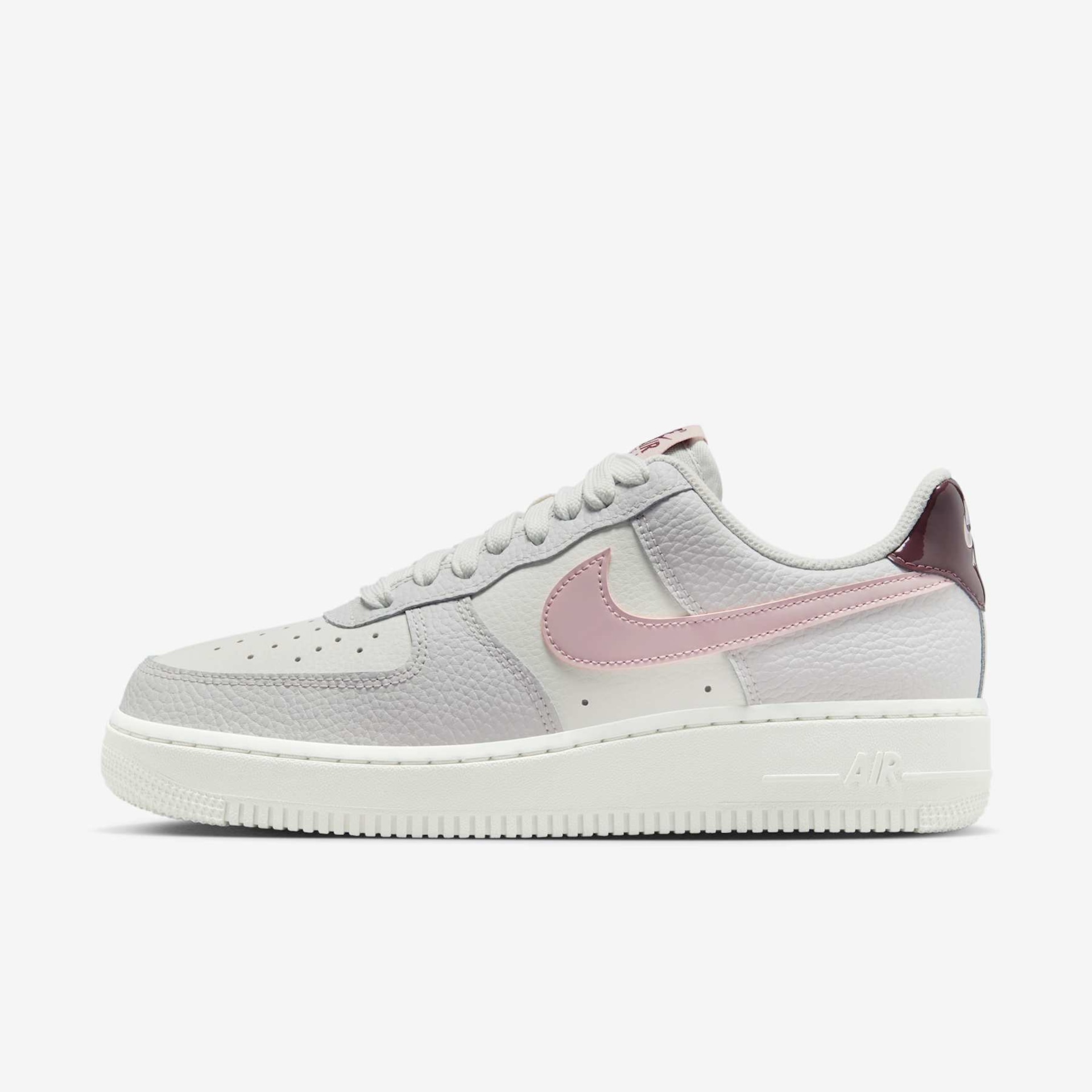 Tênis Nike Air Force 1 '07 Feminino - Foto 1
