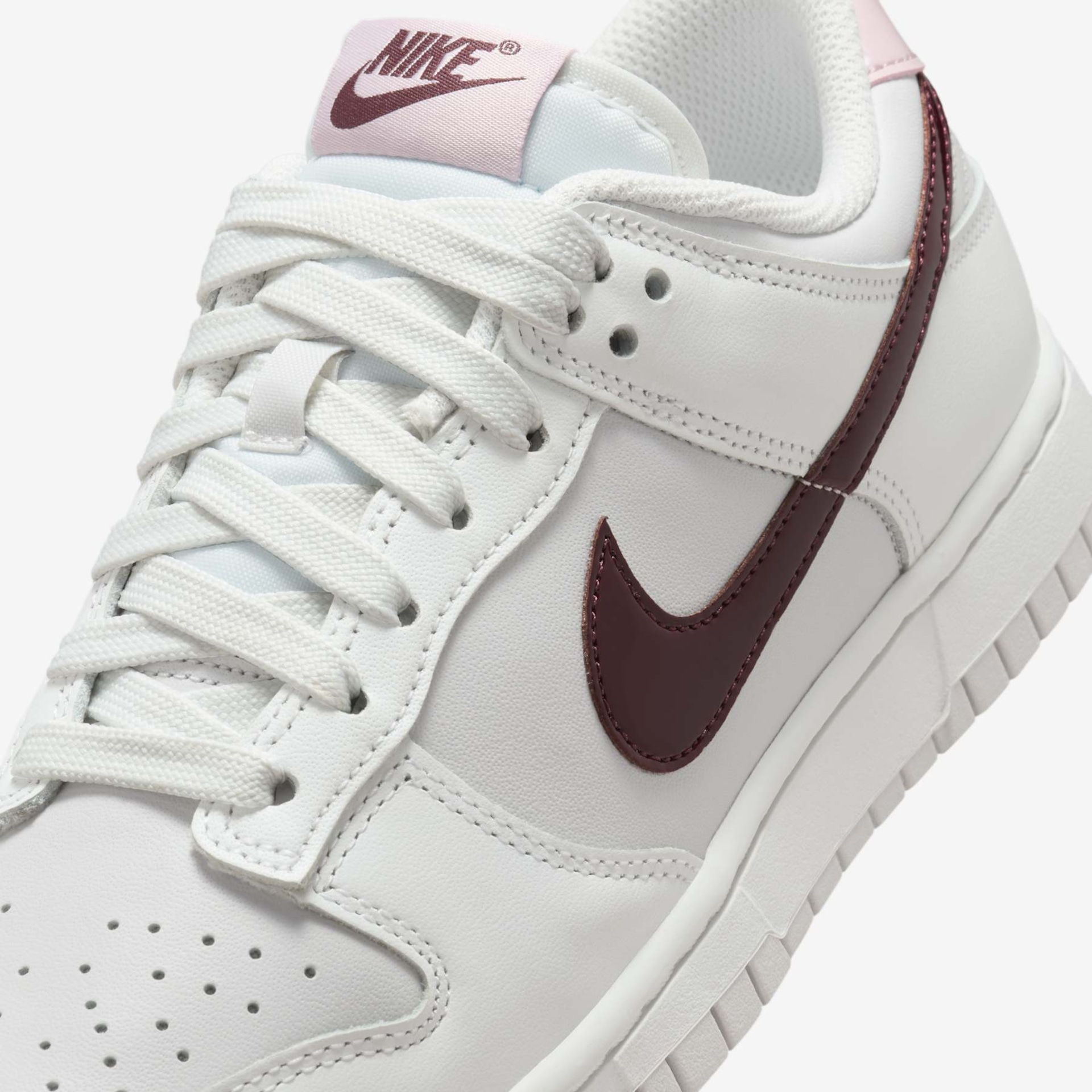 Tênis Nike Dunk Low Feminino - Foto 7