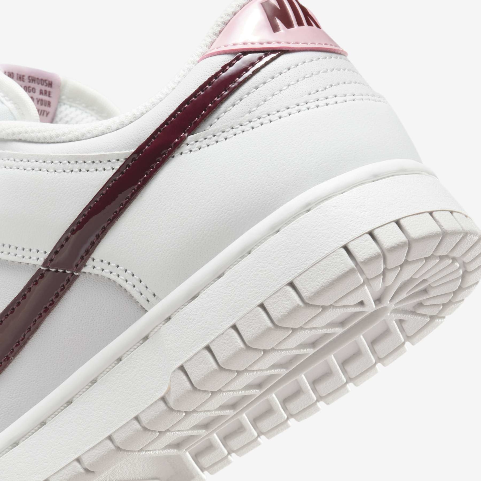 Tênis Nike Dunk Low Feminino - Foto 8