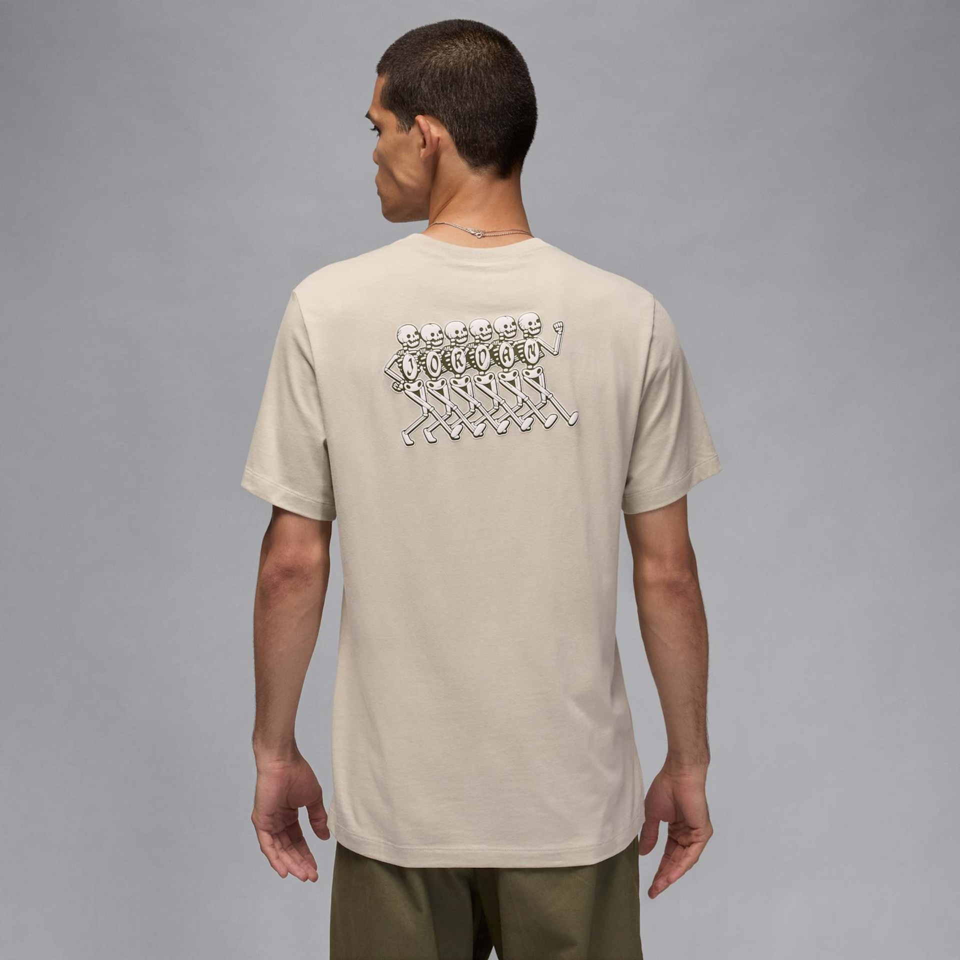 Camiseta Jordan Essentials Crew Masculina - Foto 2