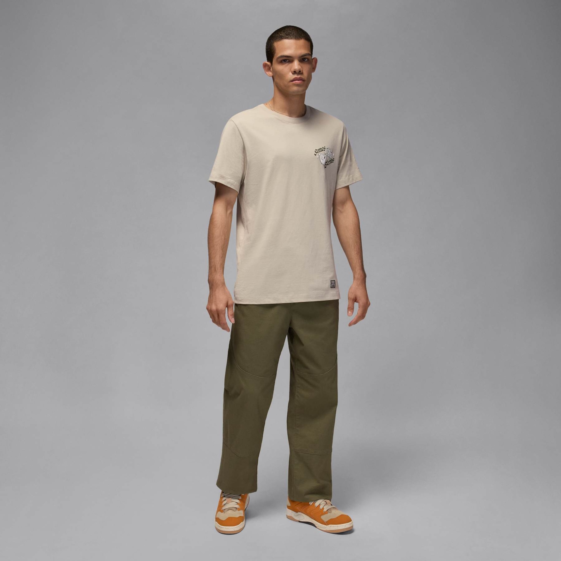 Camiseta Jordan Essentials Crew Masculina - Foto 8