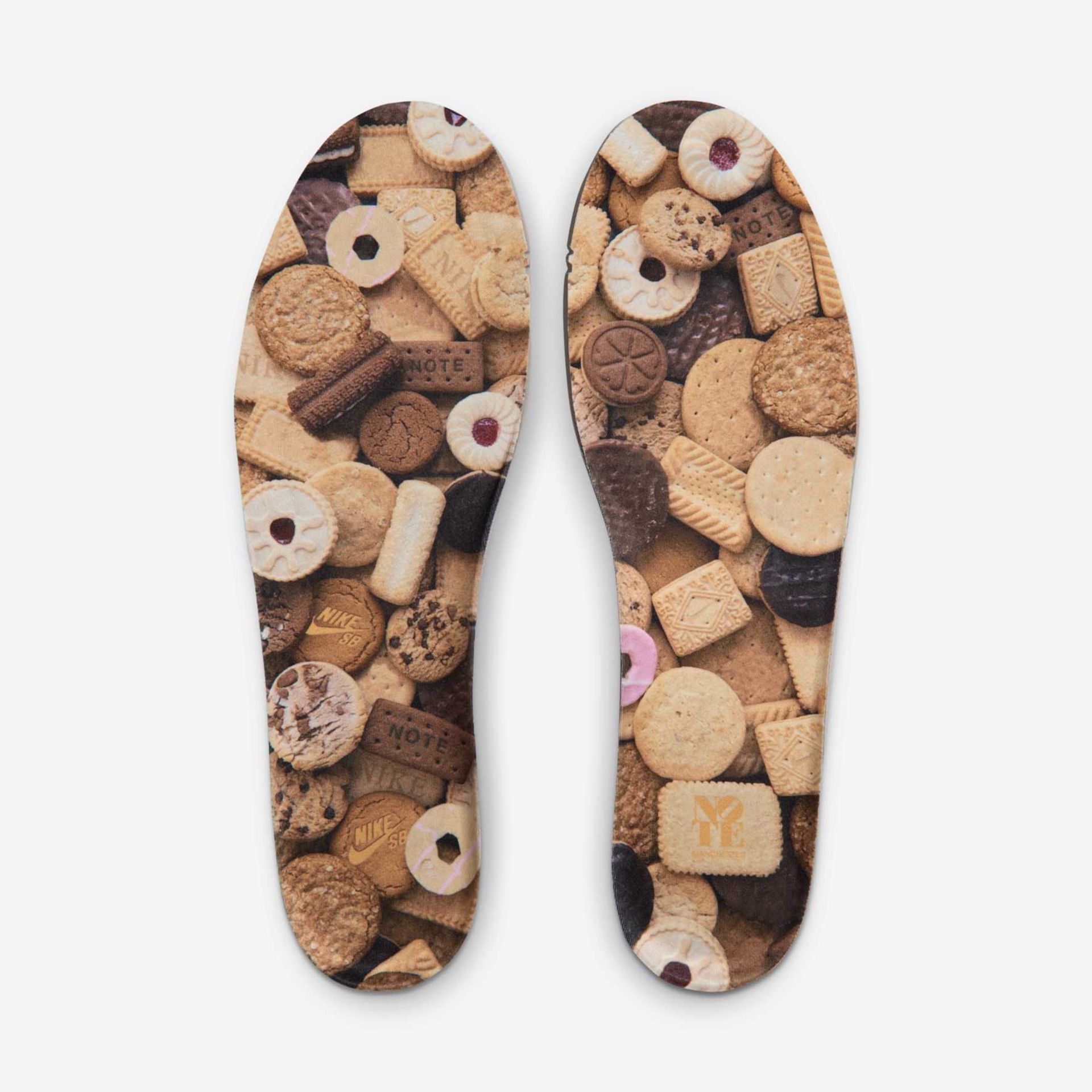  NOTE Manchester x Nike SB Dunk Low - Foto 11