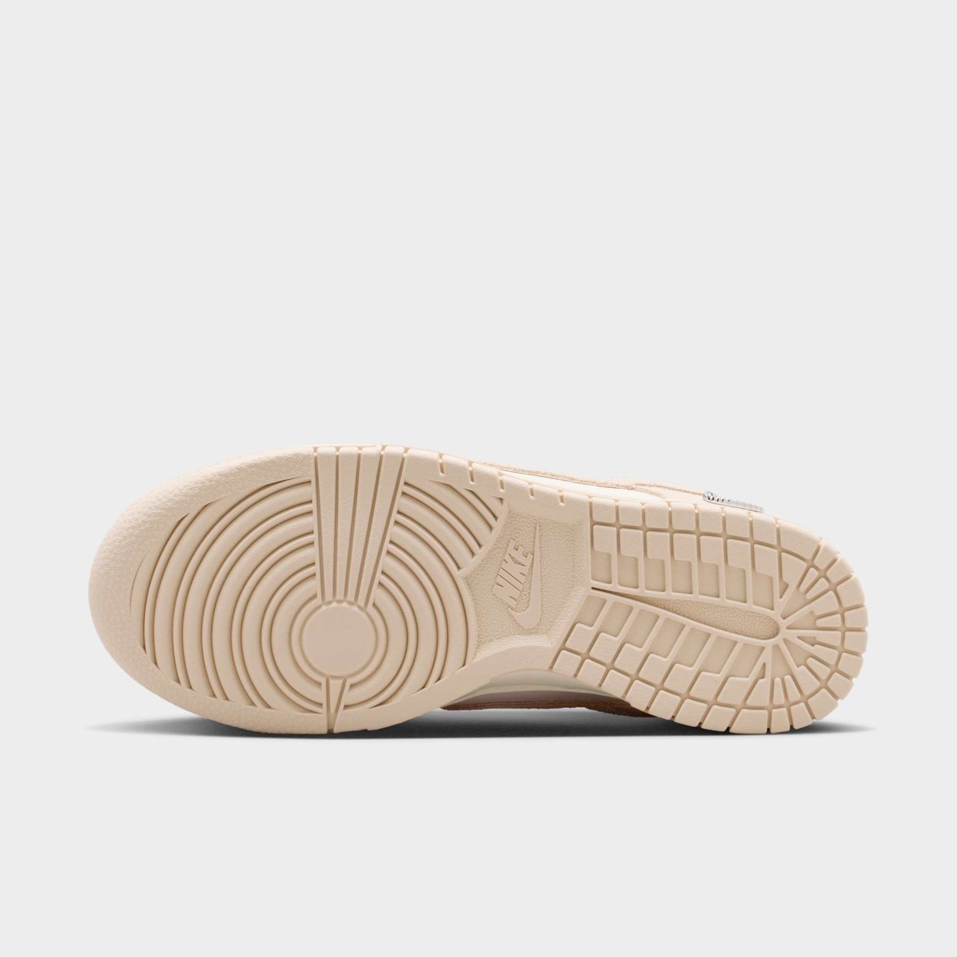 Tênis Nike Dunk Low SE Feminino - Foto 2