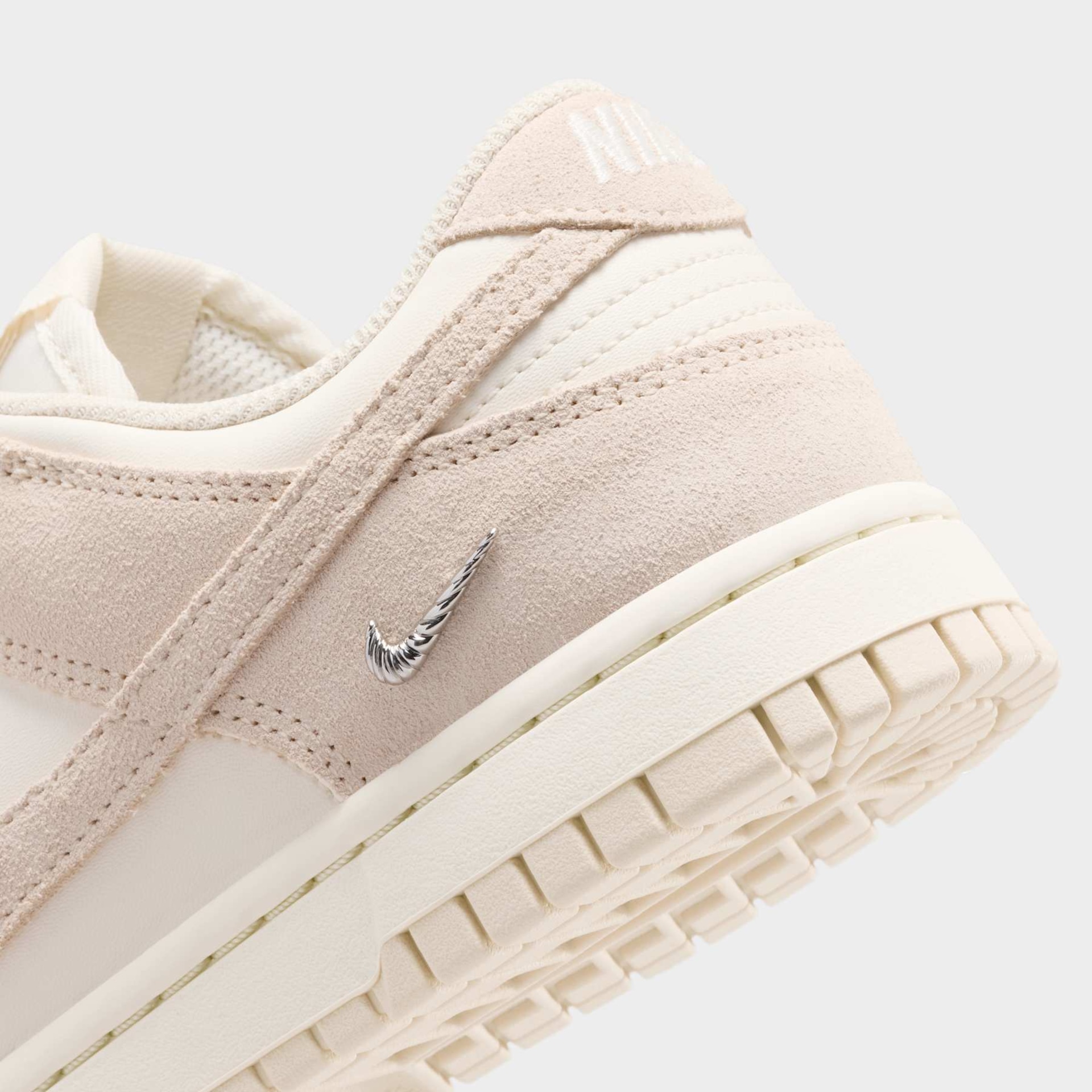 Tênis Nike Dunk Low SE Feminino - Foto 8