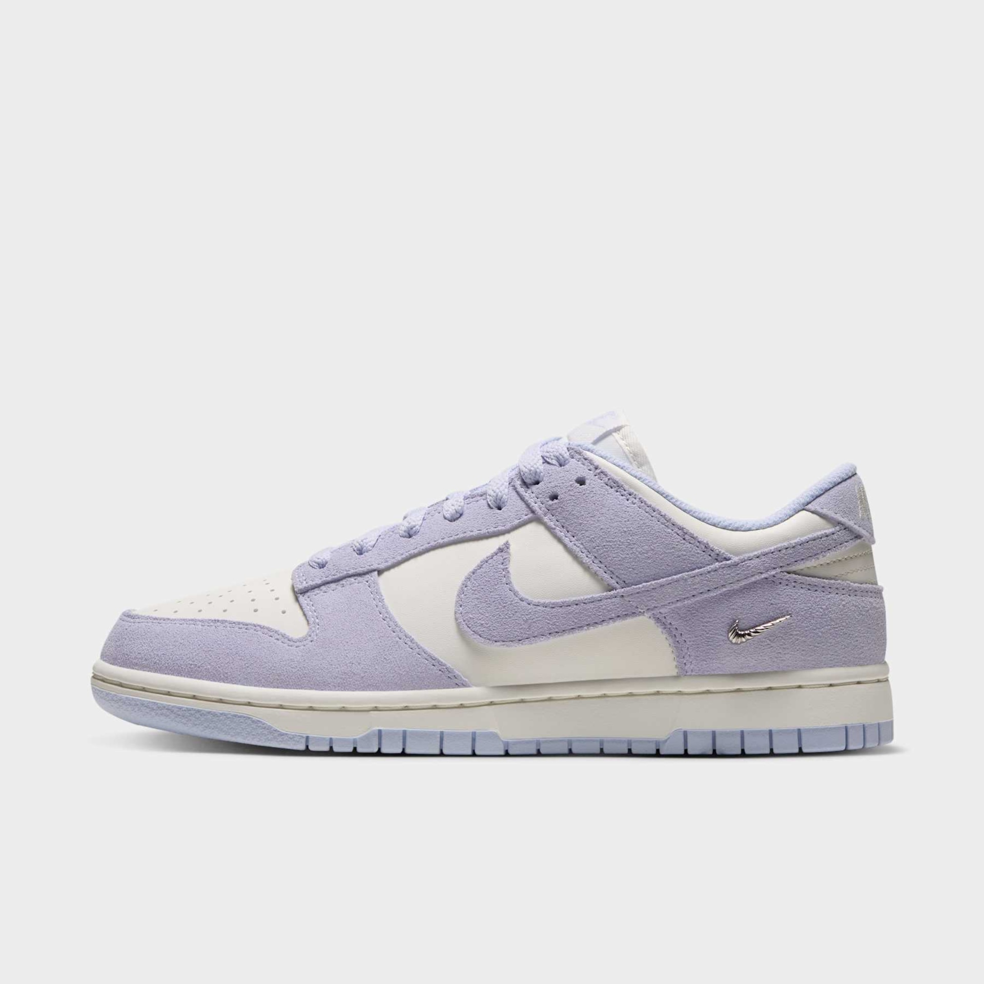 Tênis Nike Dunk Low SE Feminino - Foto 1