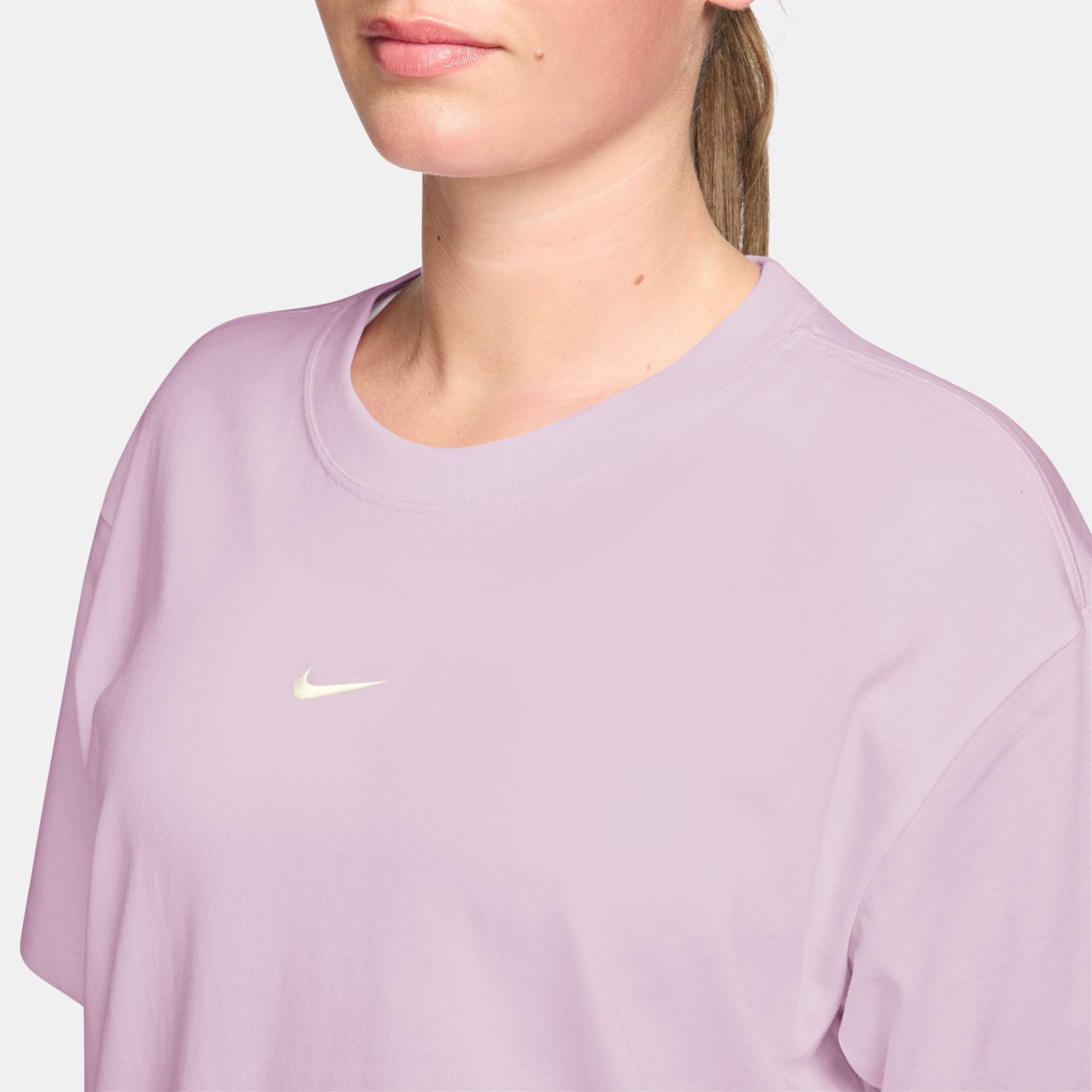Camiseta Nike Sportswear Classic Feminina - Foto 2