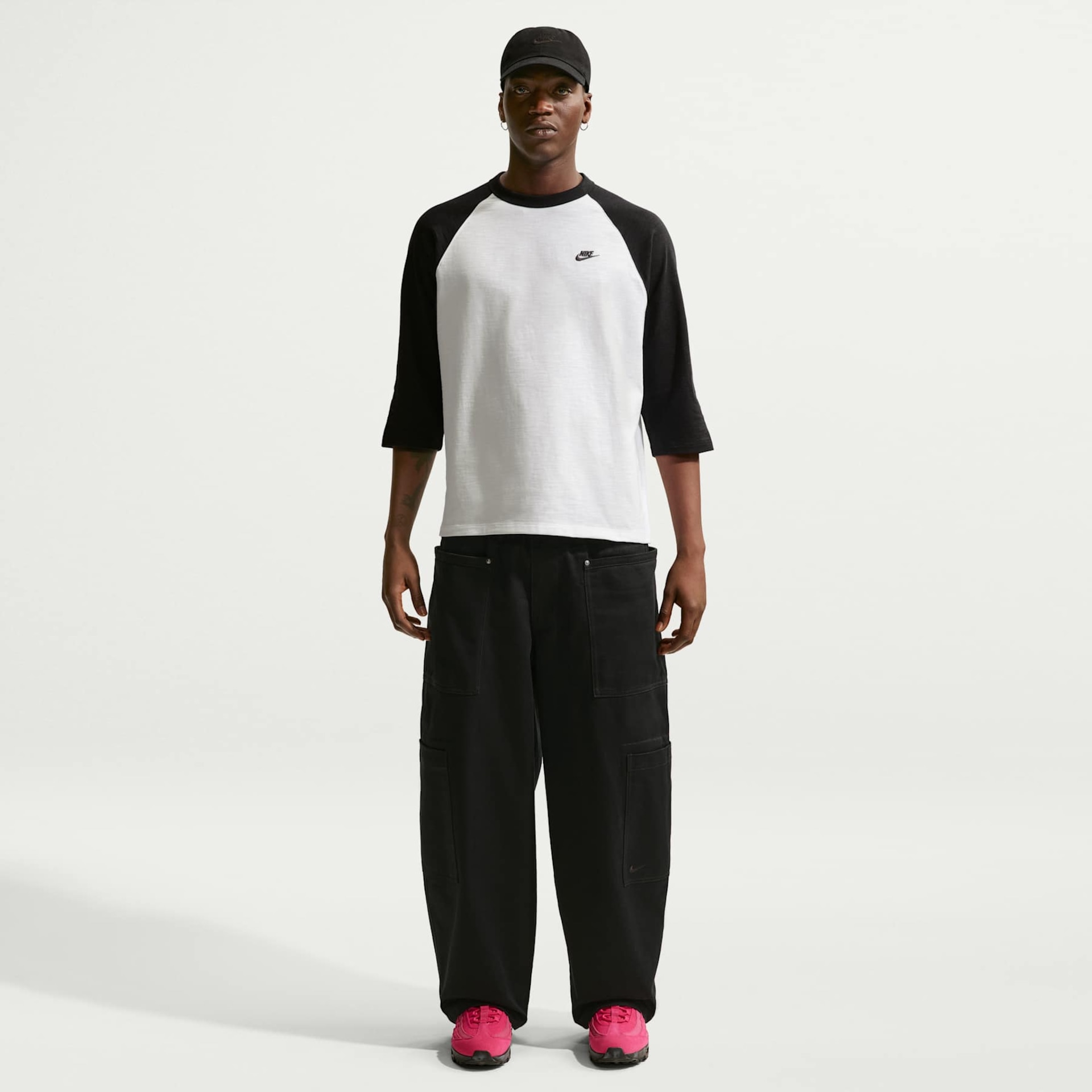 Camiseta Nike Club Raglan Masculina - Foto 4