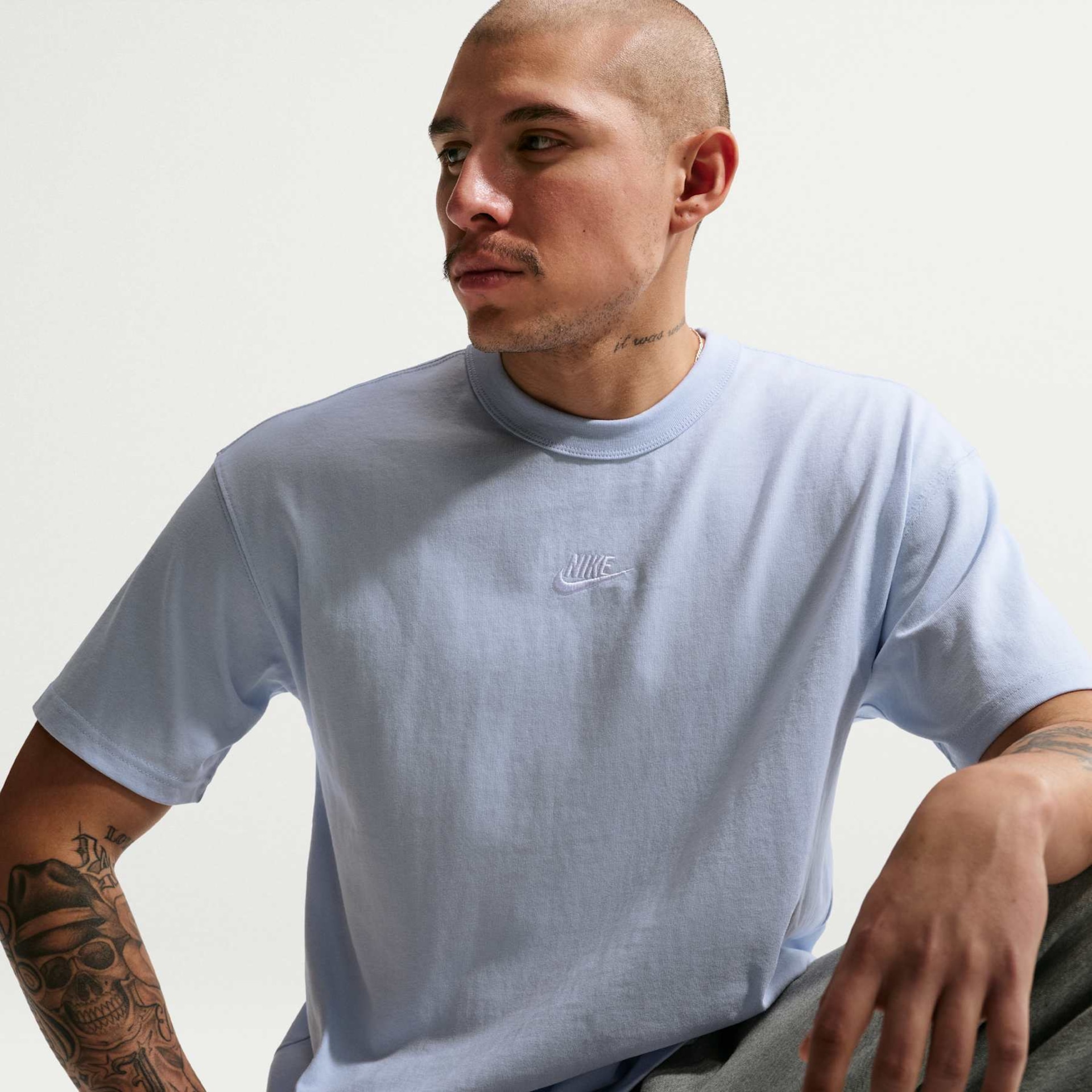 Camiseta Nike Sportswear Premium Essentials Masculina - Foto 3