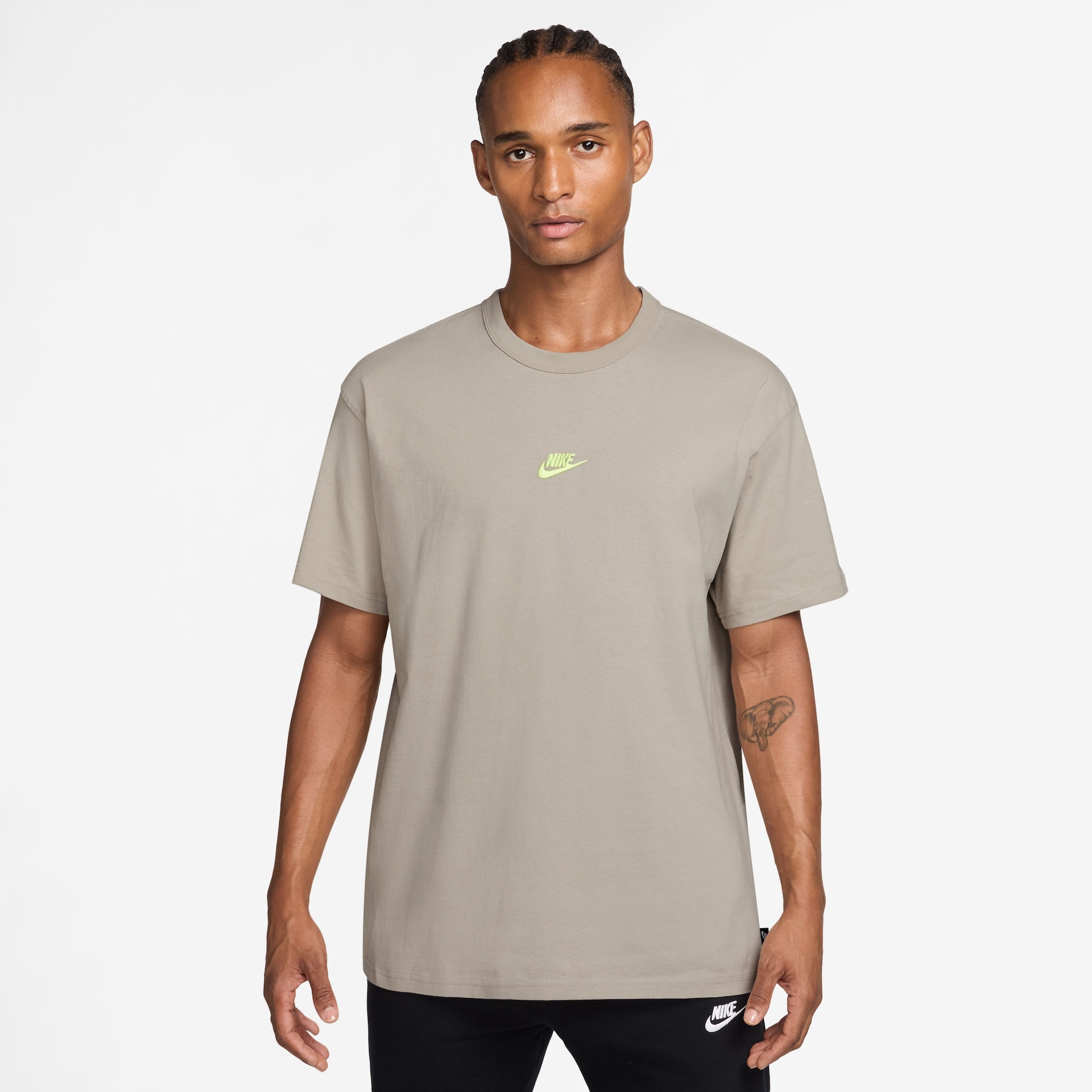 Camiseta Nike Sportswear Premium Essentials Masculina - Foto 1