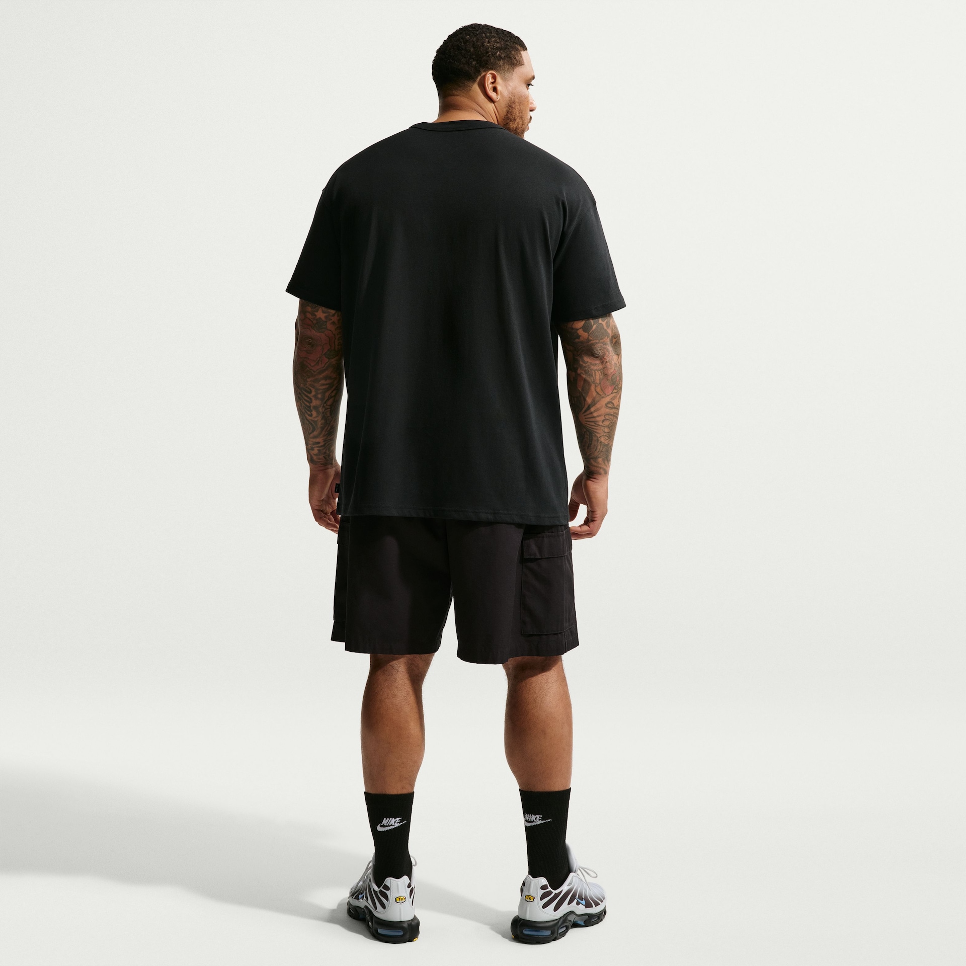 Camiseta Nike Sportswear Premium Essentials Masculina - Foto 7