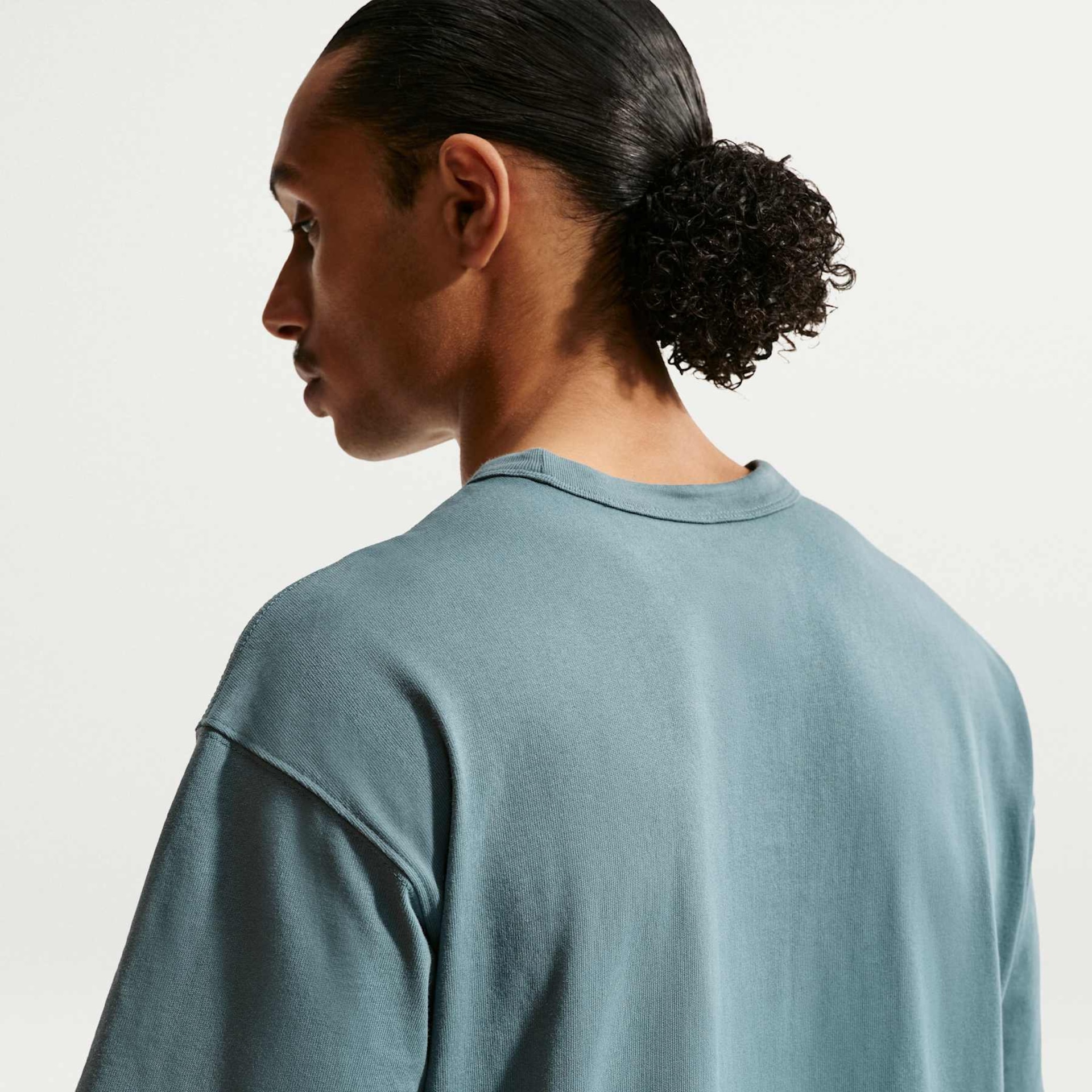 Camiseta Nike Sportswear Premium Essentials Masculina - Foto 2