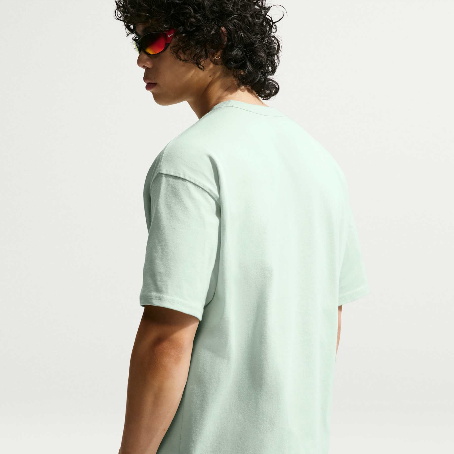 Camiseta Nike Sportswear Premium Essentials Masculina - Foto 2