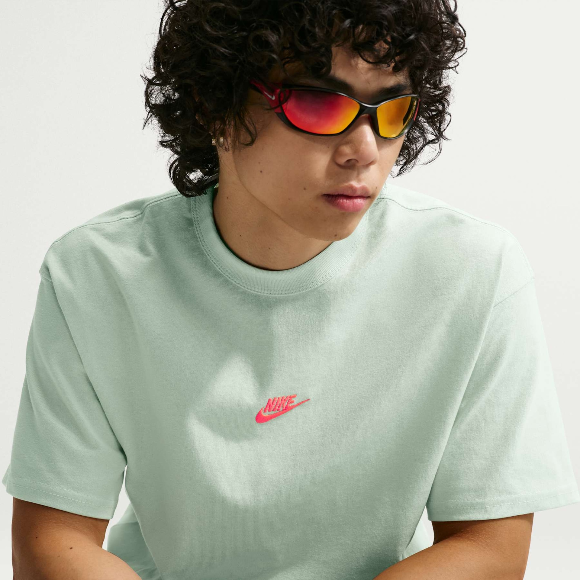 Camiseta Nike Sportswear Premium Essentials Masculina - Foto 3