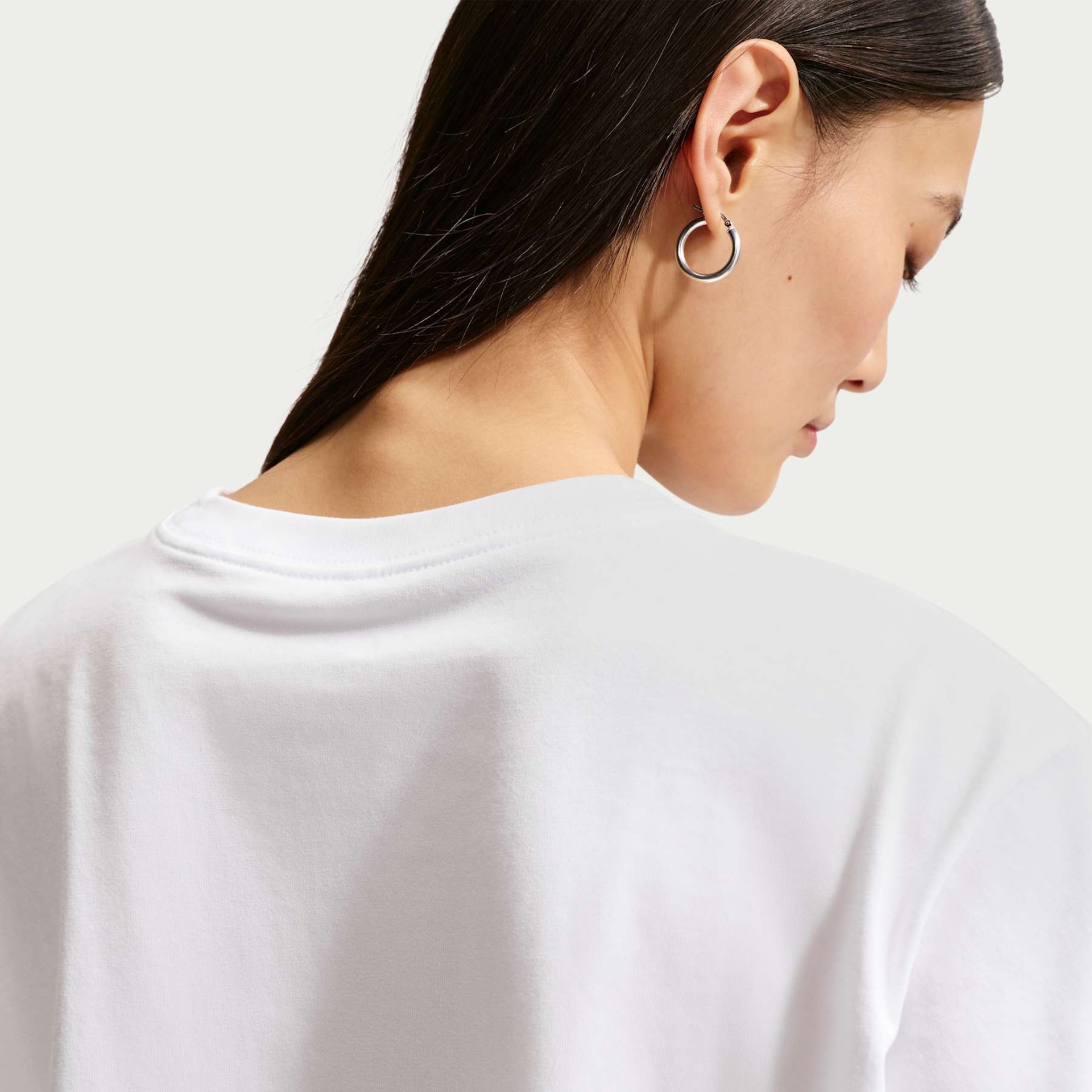 Camiseta Cropped Nike Sportswear Classic Feminina - Foto 2