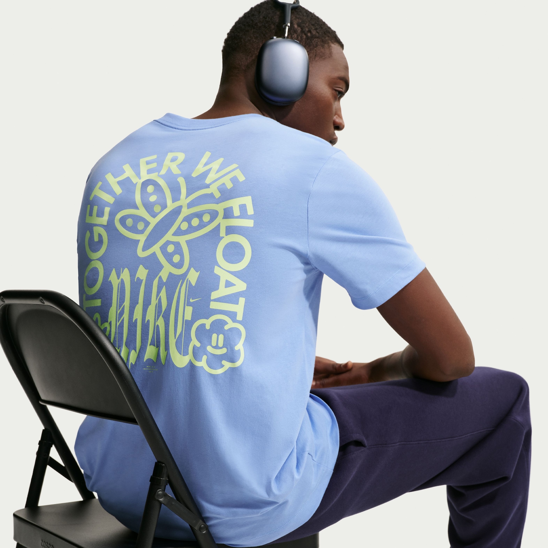 Camiseta Nike Sportswear We Float Unissex - Foto 4