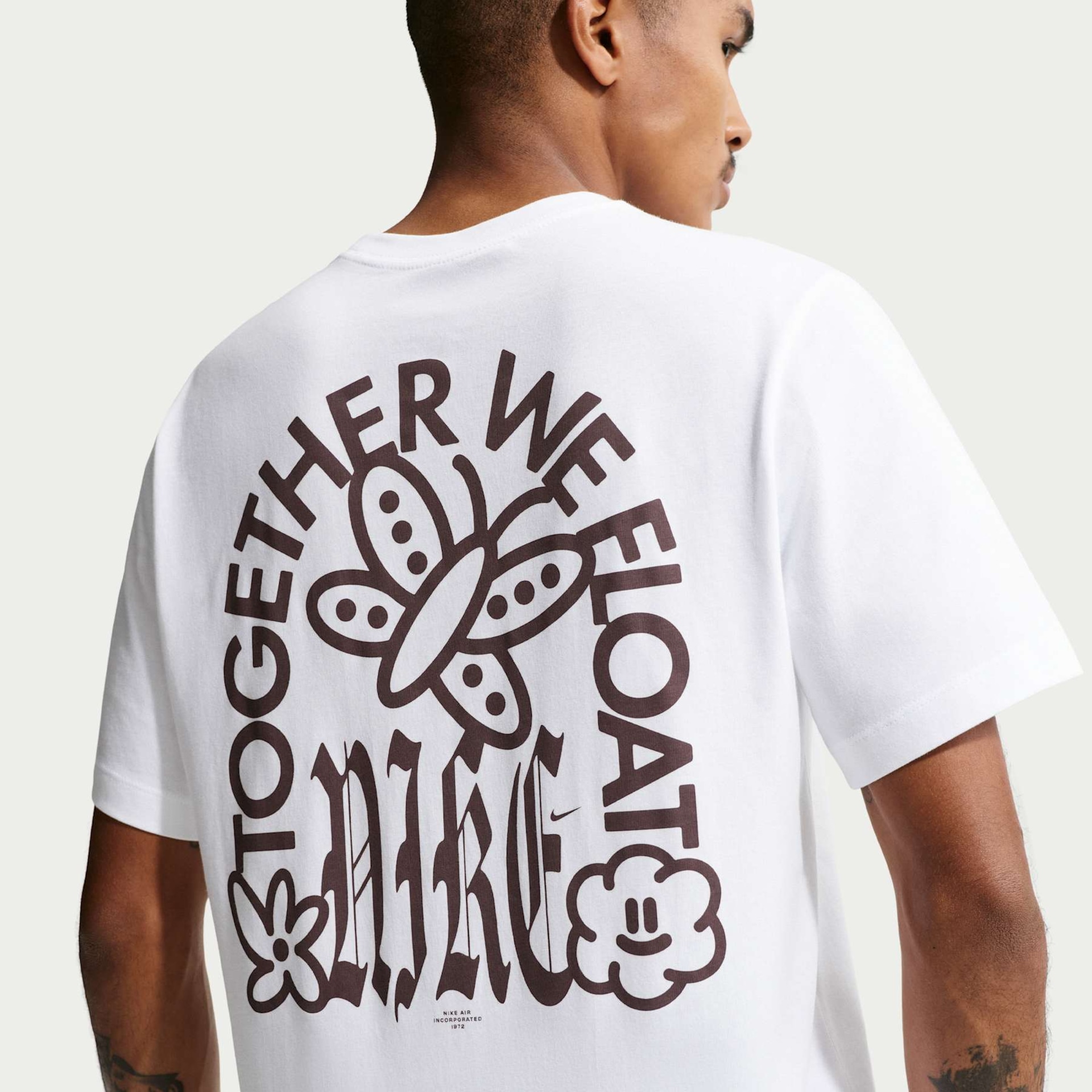 Camiseta Nike Sportswear We Float Unissex - Foto 2