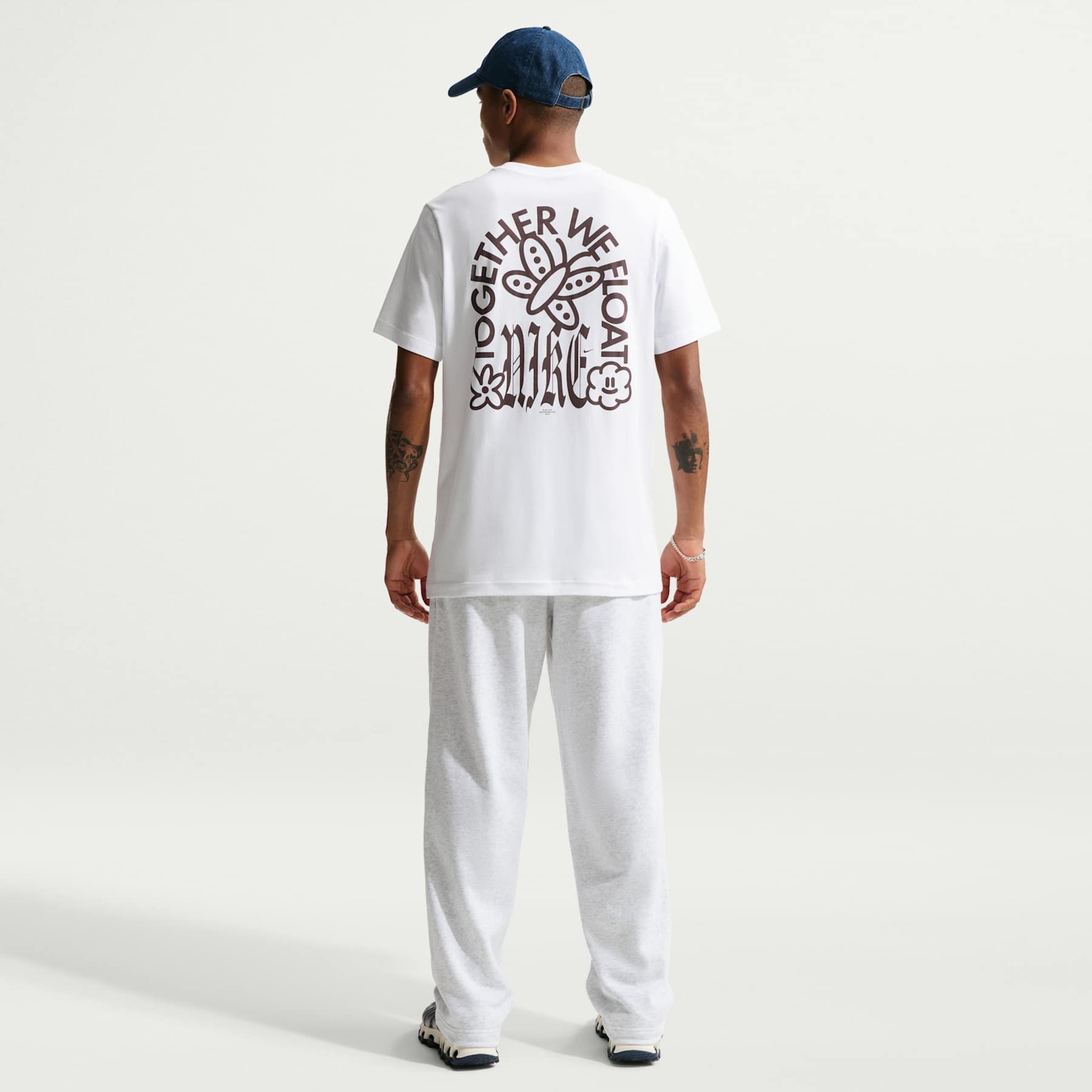 Camiseta Nike Sportswear We Float Unissex - Foto 5