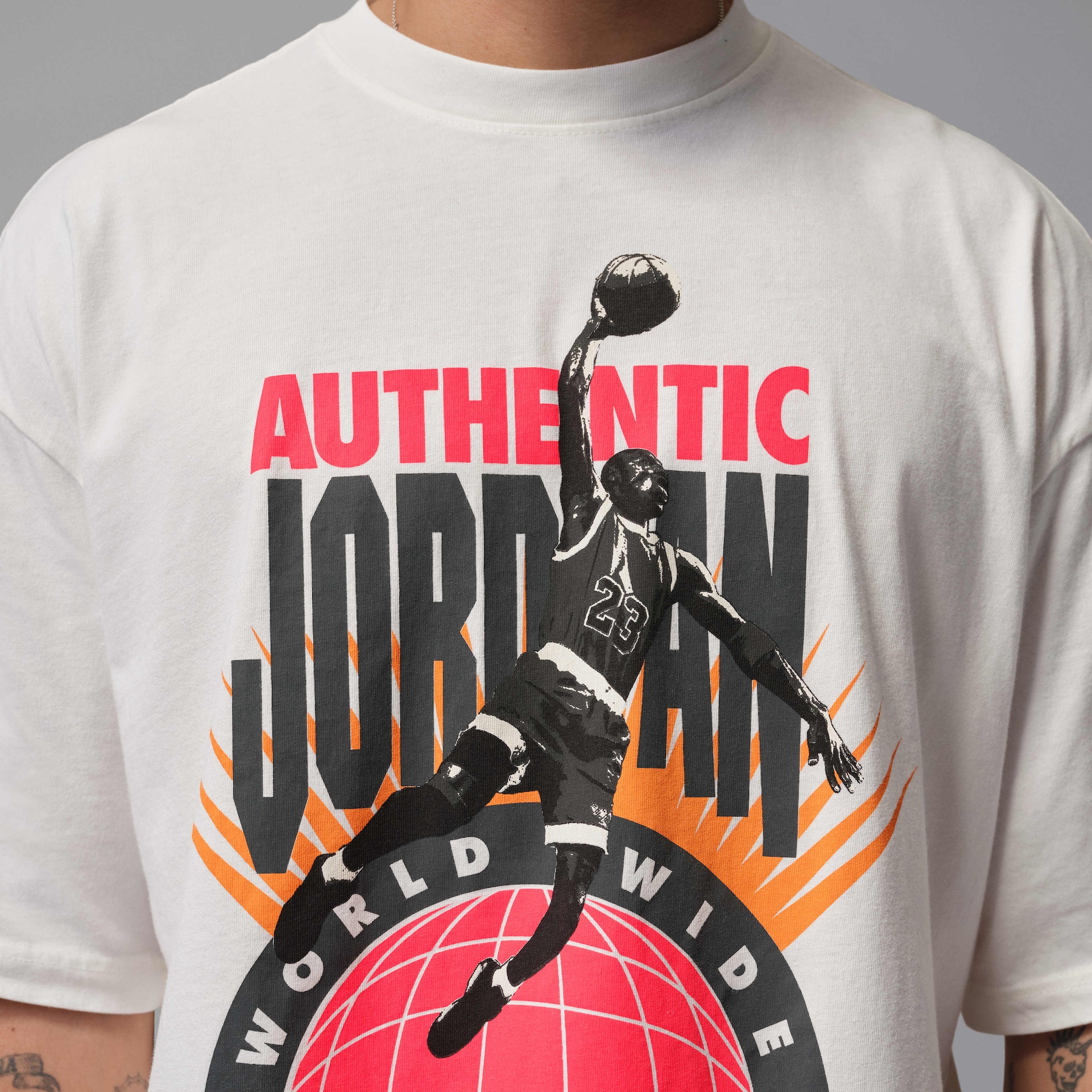 Camiseta Jordan Reissue Worldwide Oversized Masculina - Foto 4