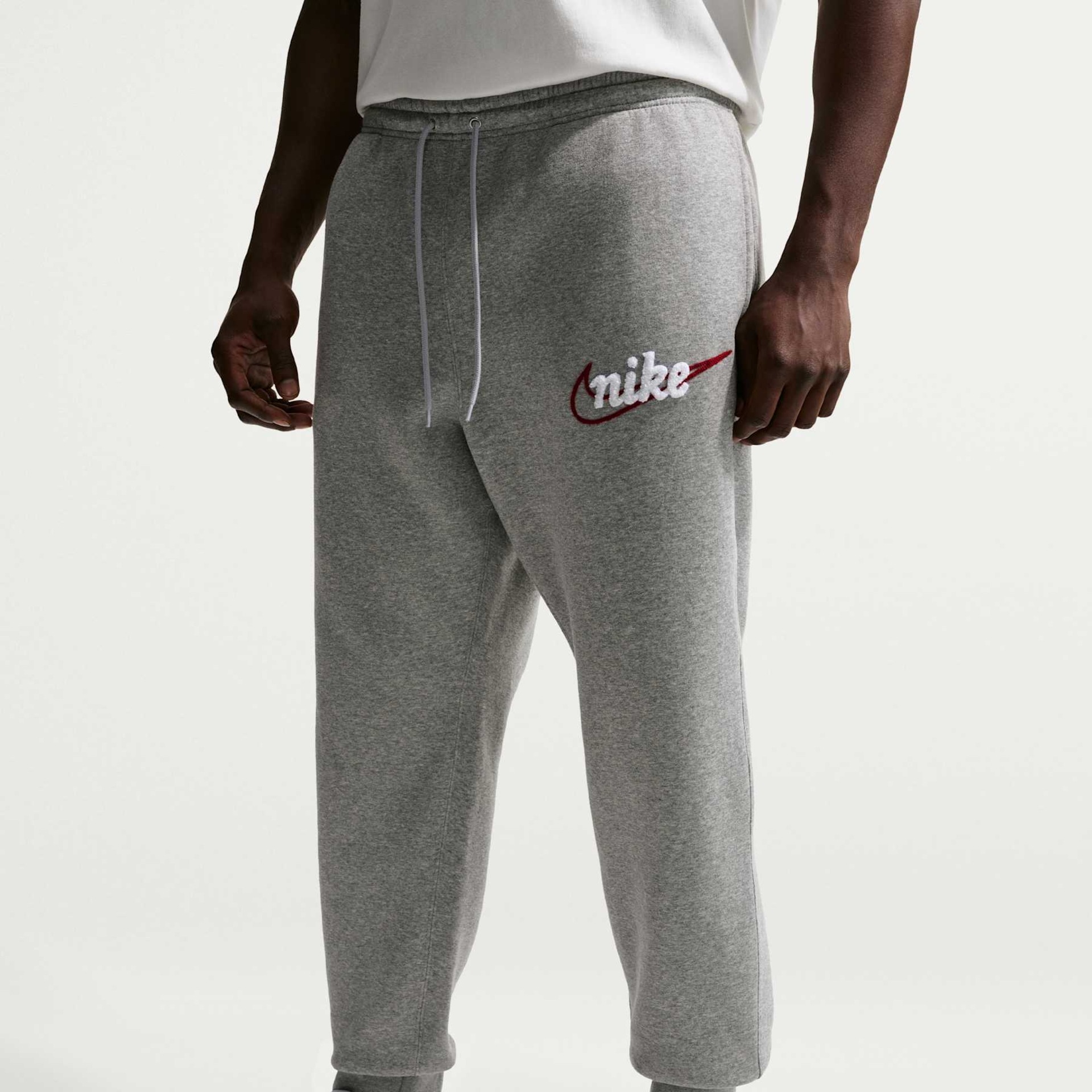 Calça Jogger Nike Club Basquete Masculina - Foto 8