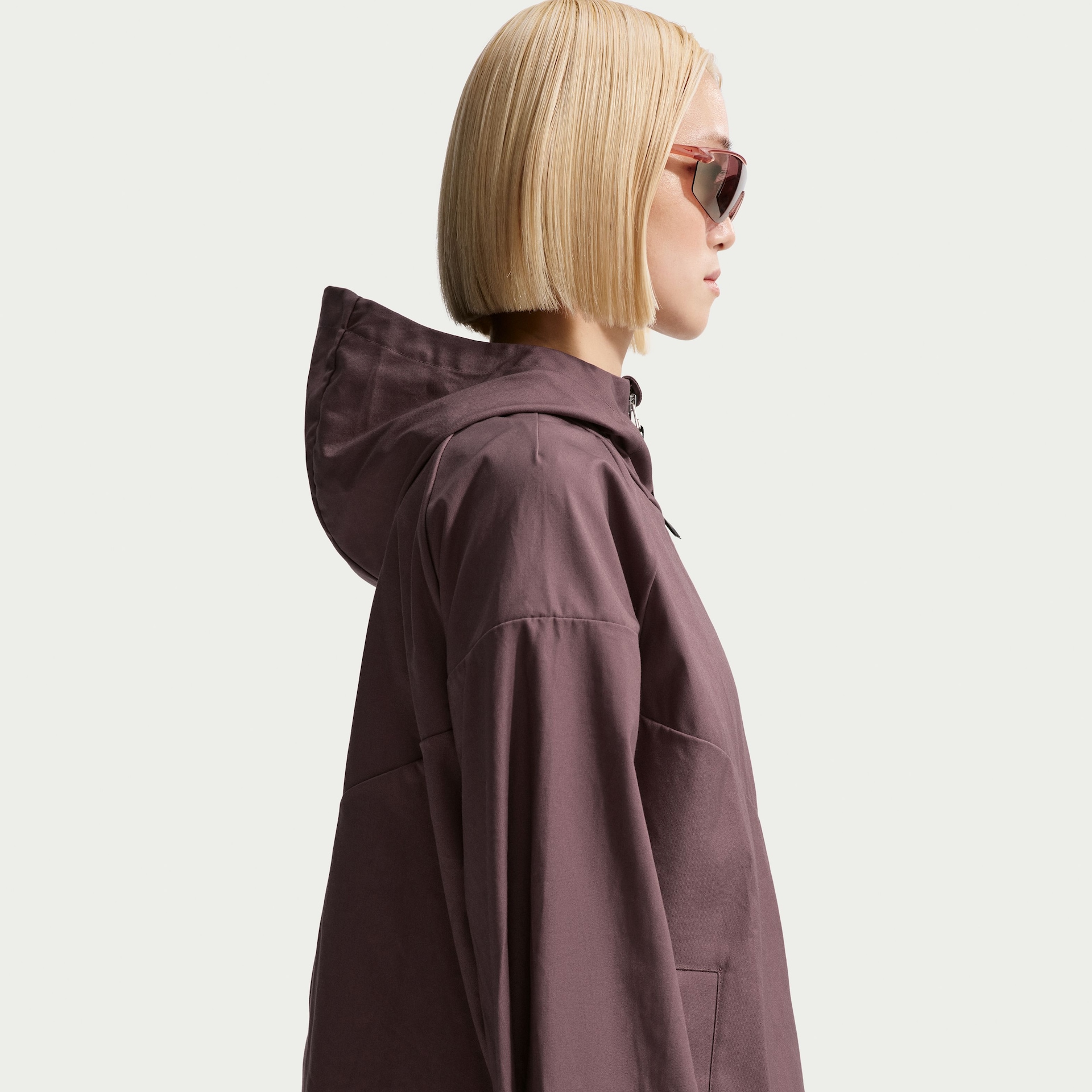 Jaqueta Nike Rain Runner Lite Feminina - Foto 4