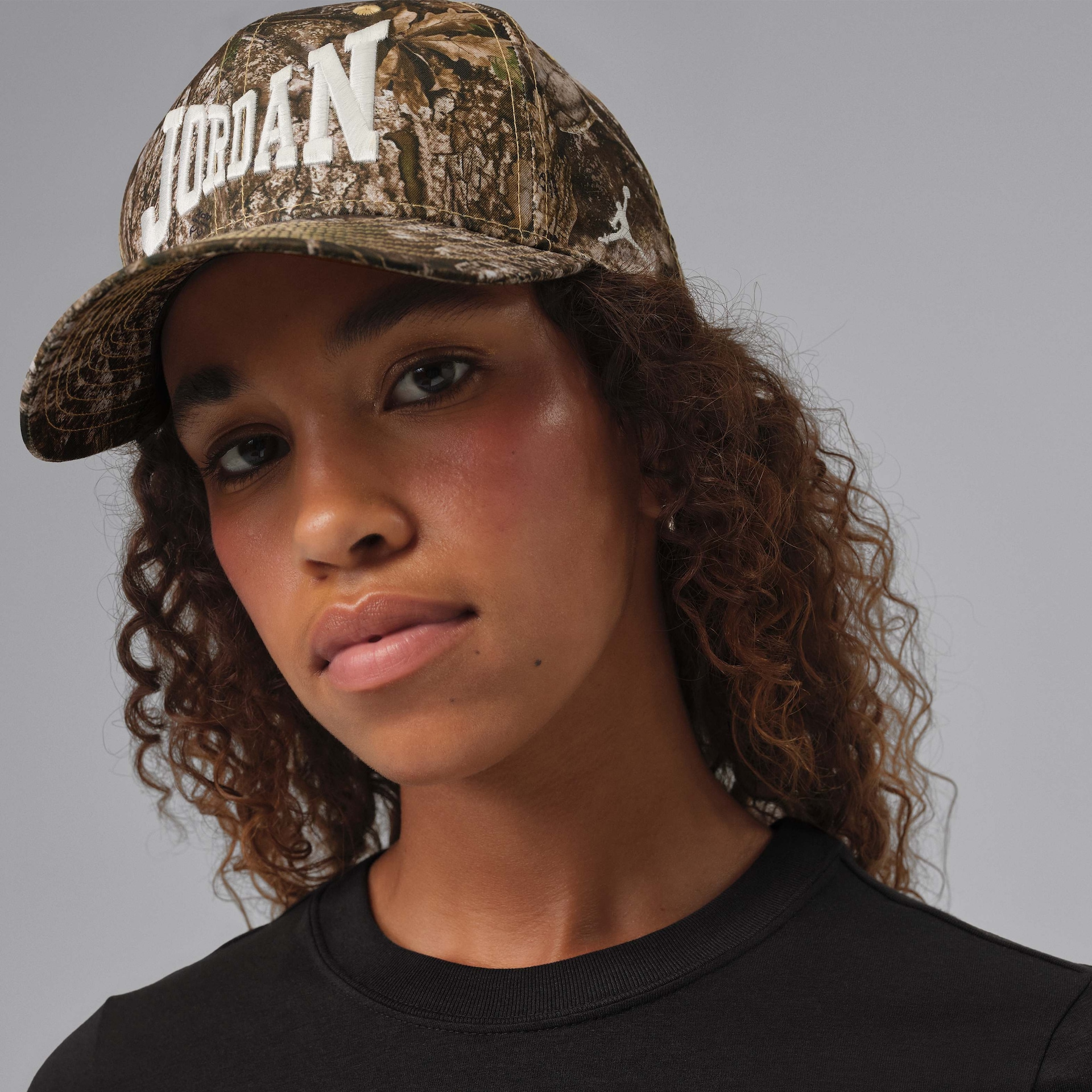 Camiseta Jordan Brooklyn Essentials Feminina - Foto 3