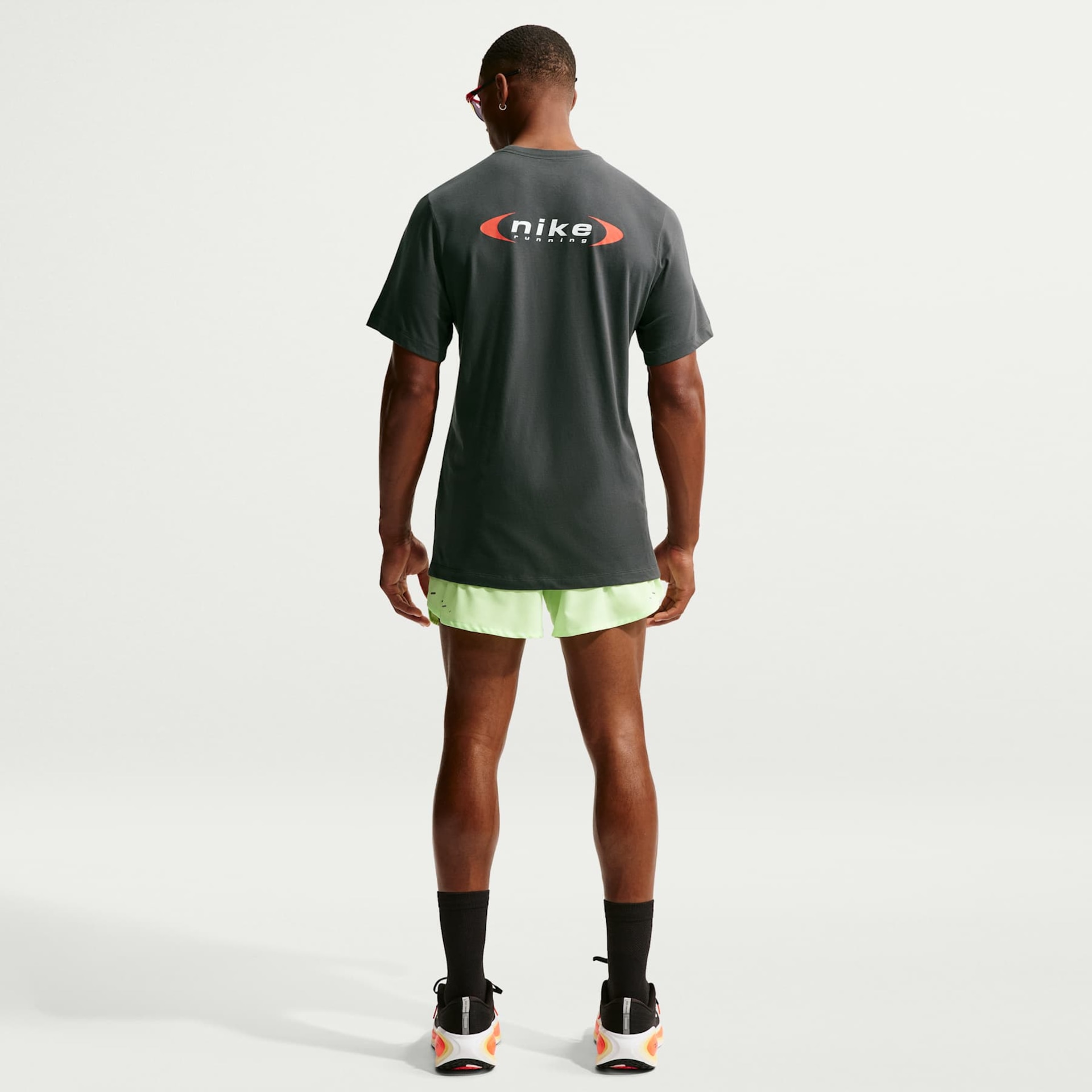 Camiseta Dri-FIT Nike Run Energy Masculina - Foto 5