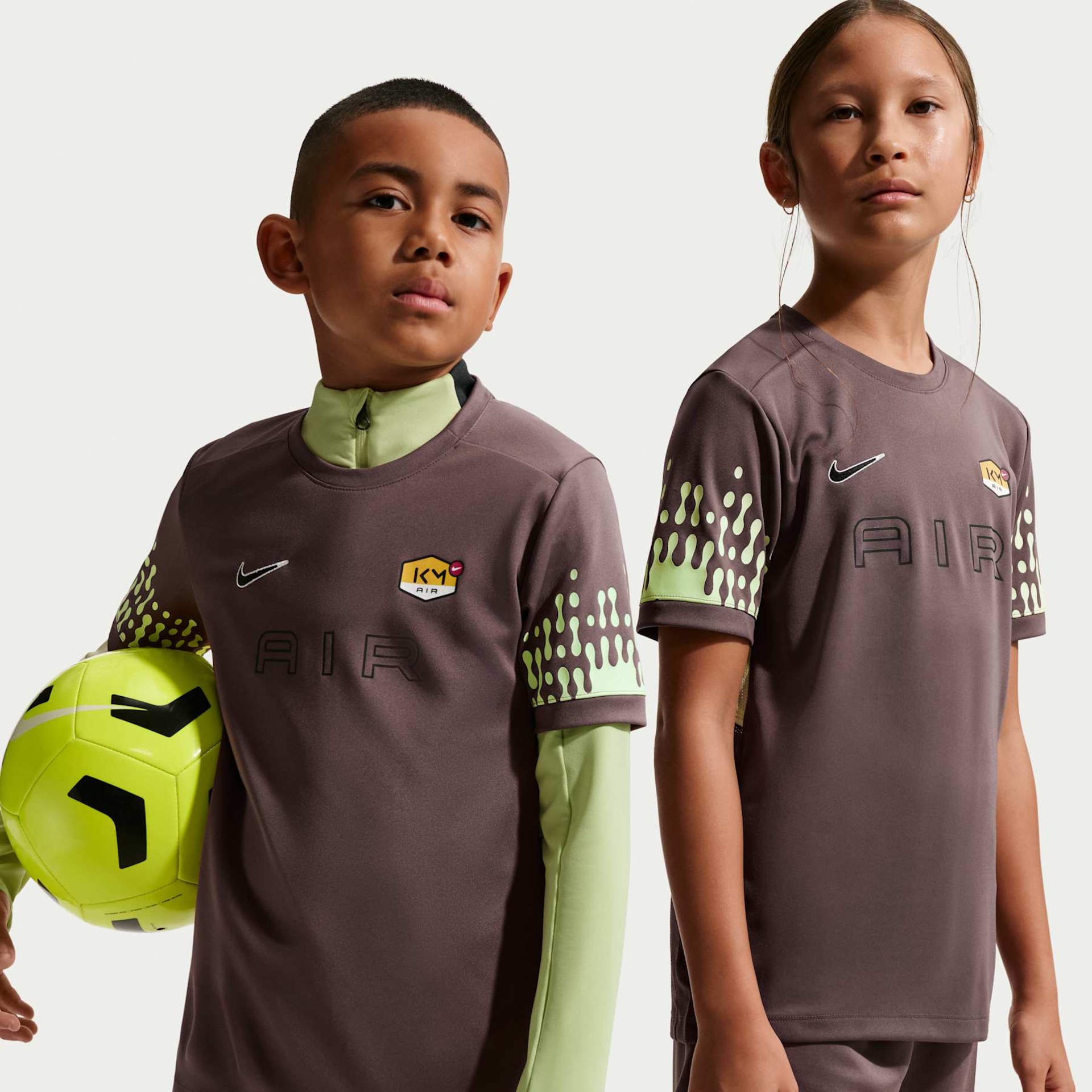 Imagem principal de Camiseta Kyllian Mbappé Nike Academy 25 Infantil