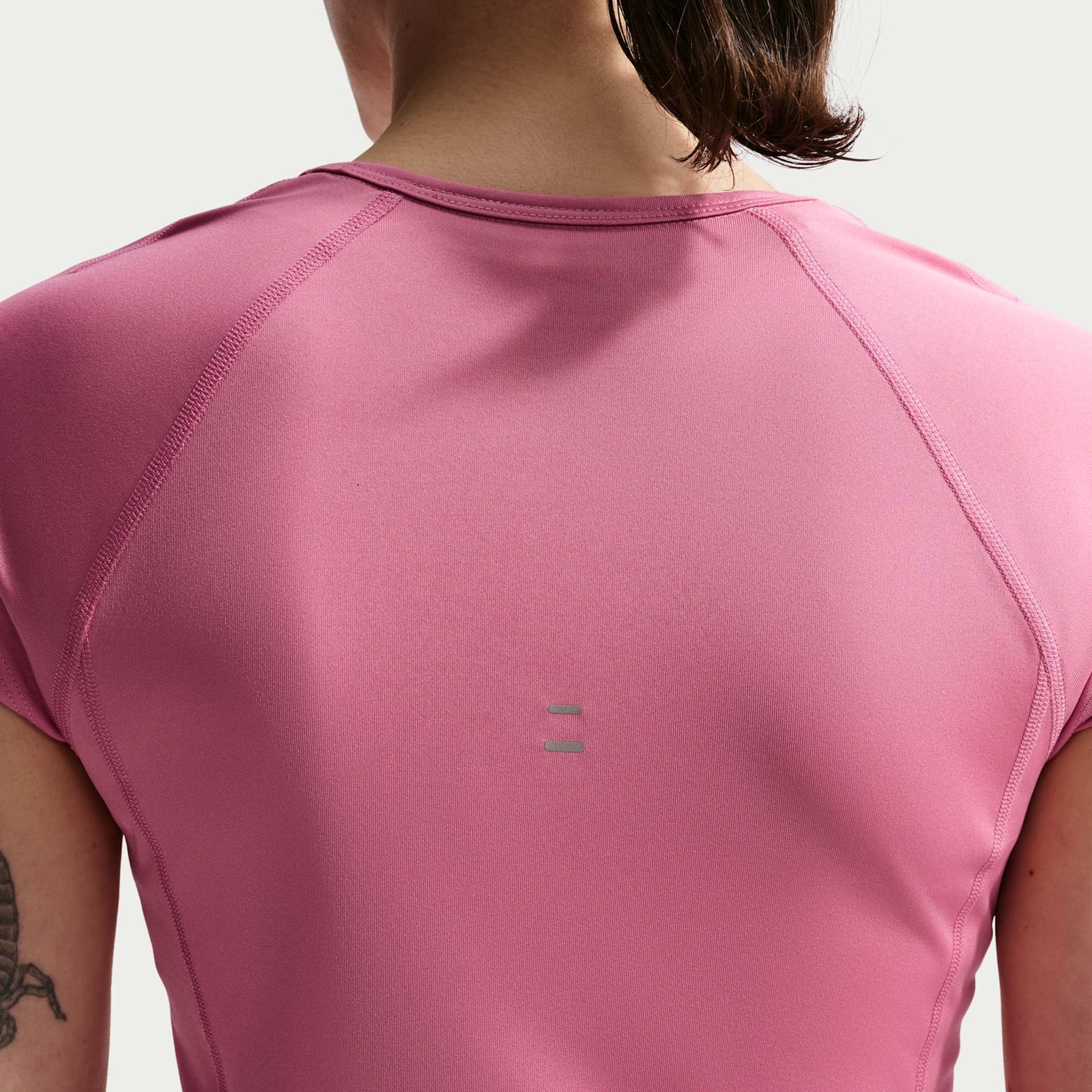 Camiseta Cropped Dri-FIT Nike Tempo Swoosh Feminina - Foto 2