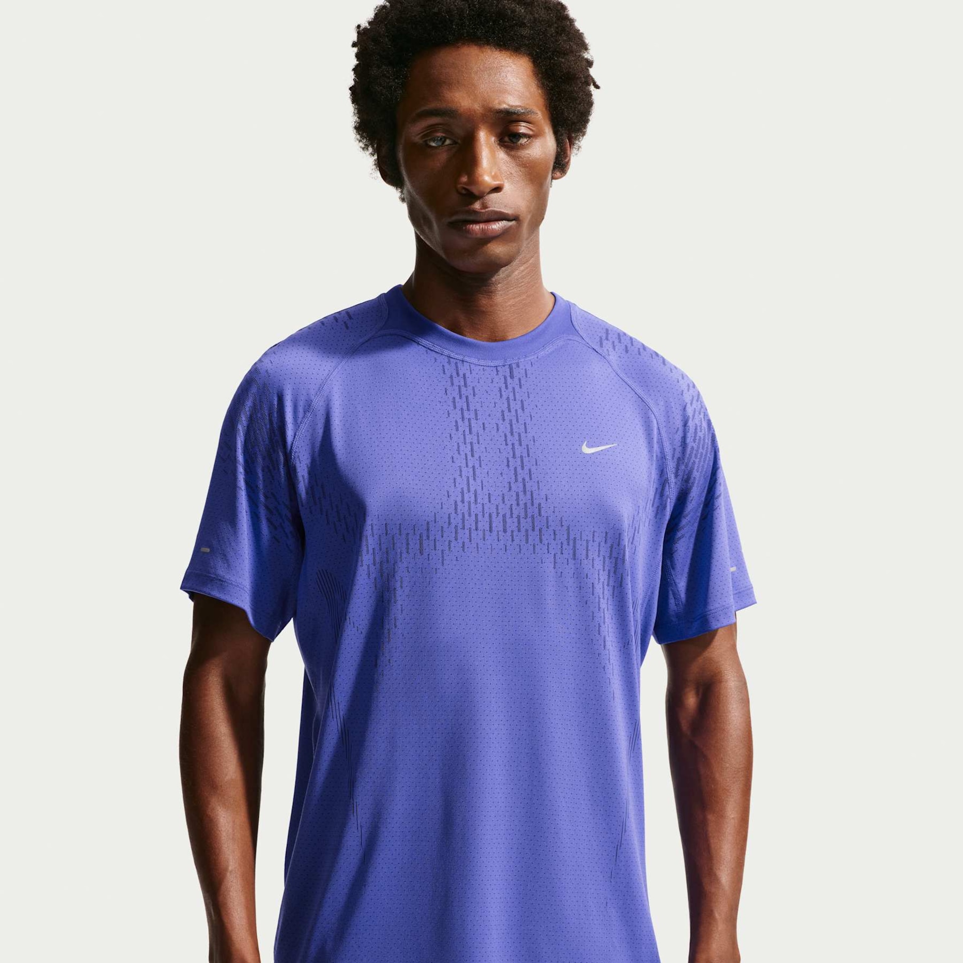 Imagem principal de Camiseta Dri-Fit Nike Stride ADV Masculina