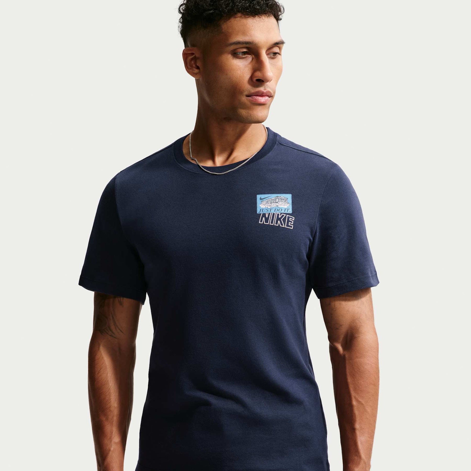 Imagem principal de Camiseta Nike Train Stickers Masculina
