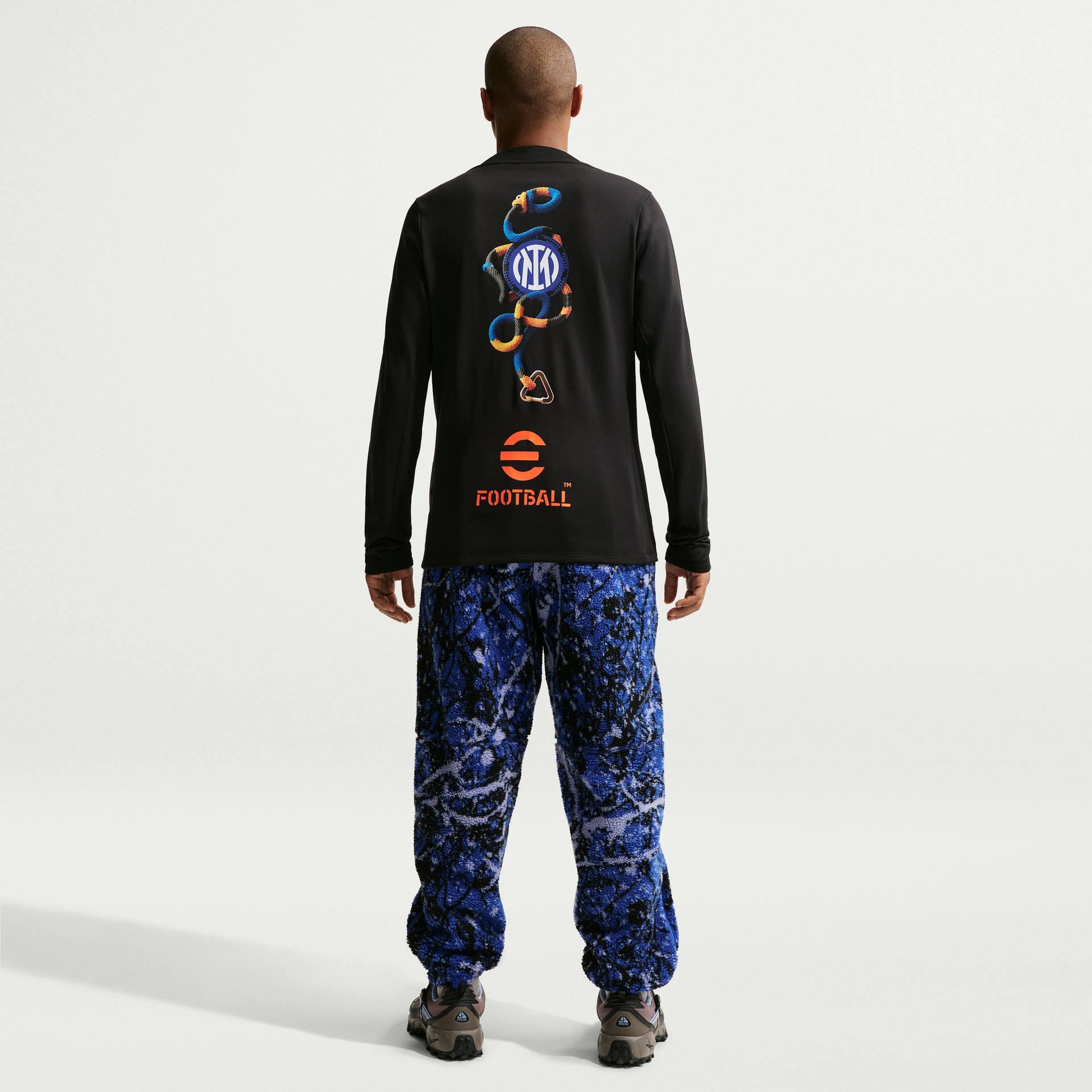 Camisa Inter de Milão Manga Longa Nike ACG 2026/27 Pré-Jogo Masculina SE - Foto 4