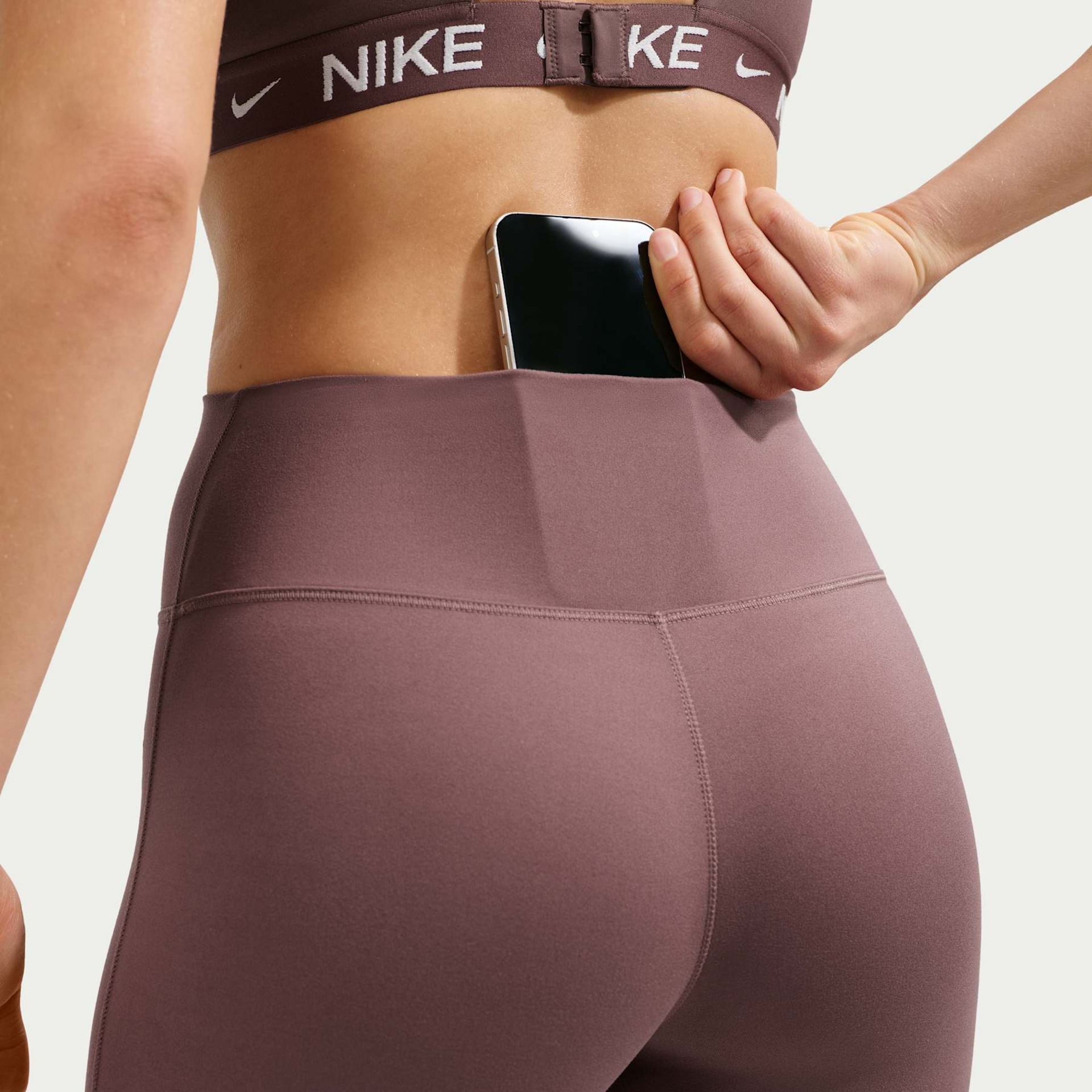 Legging Dri-FIT Nike One Flare Feminina - Foto 6