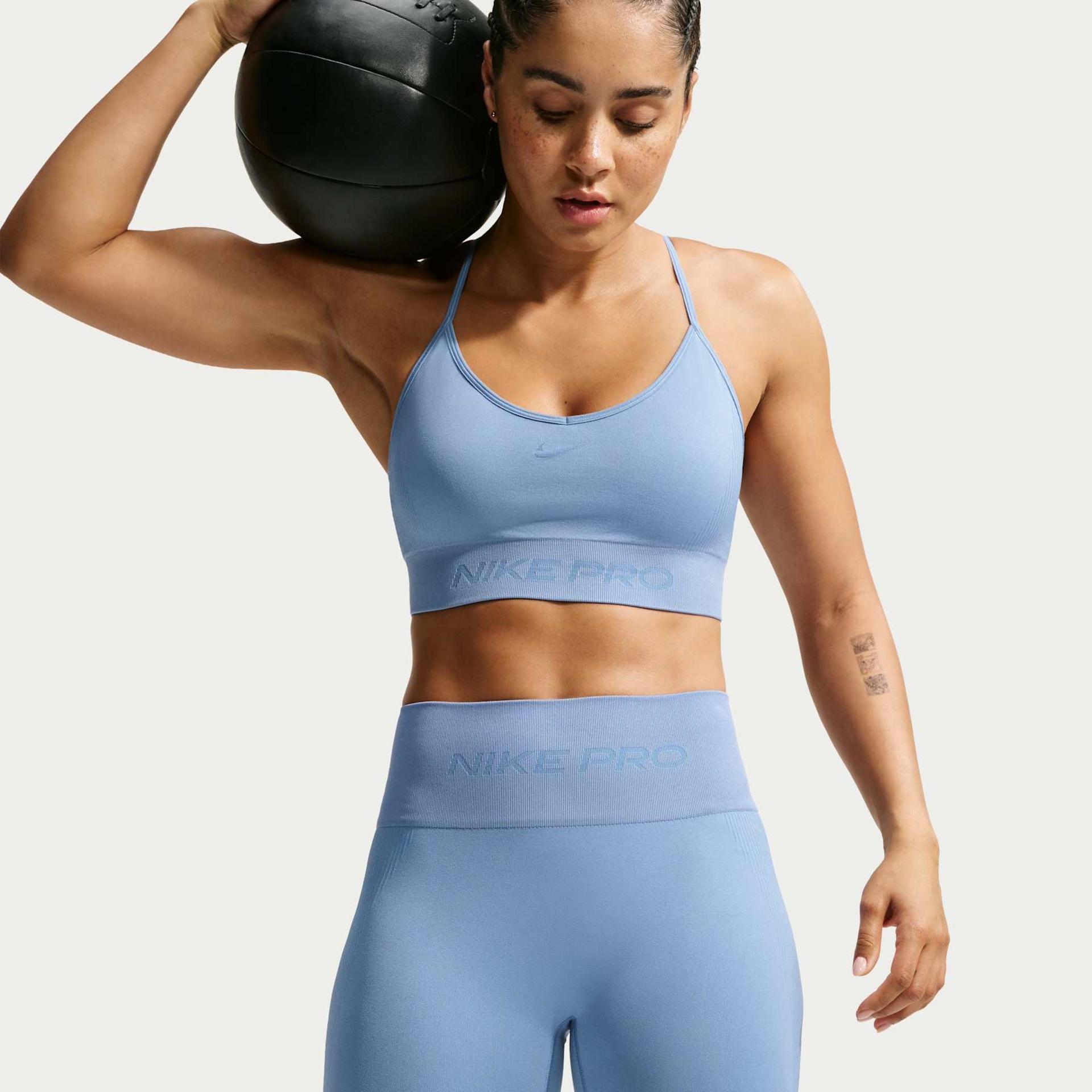 Shorts Dri-FIT Nike Pro Seamless 5" Feminino - Foto 2