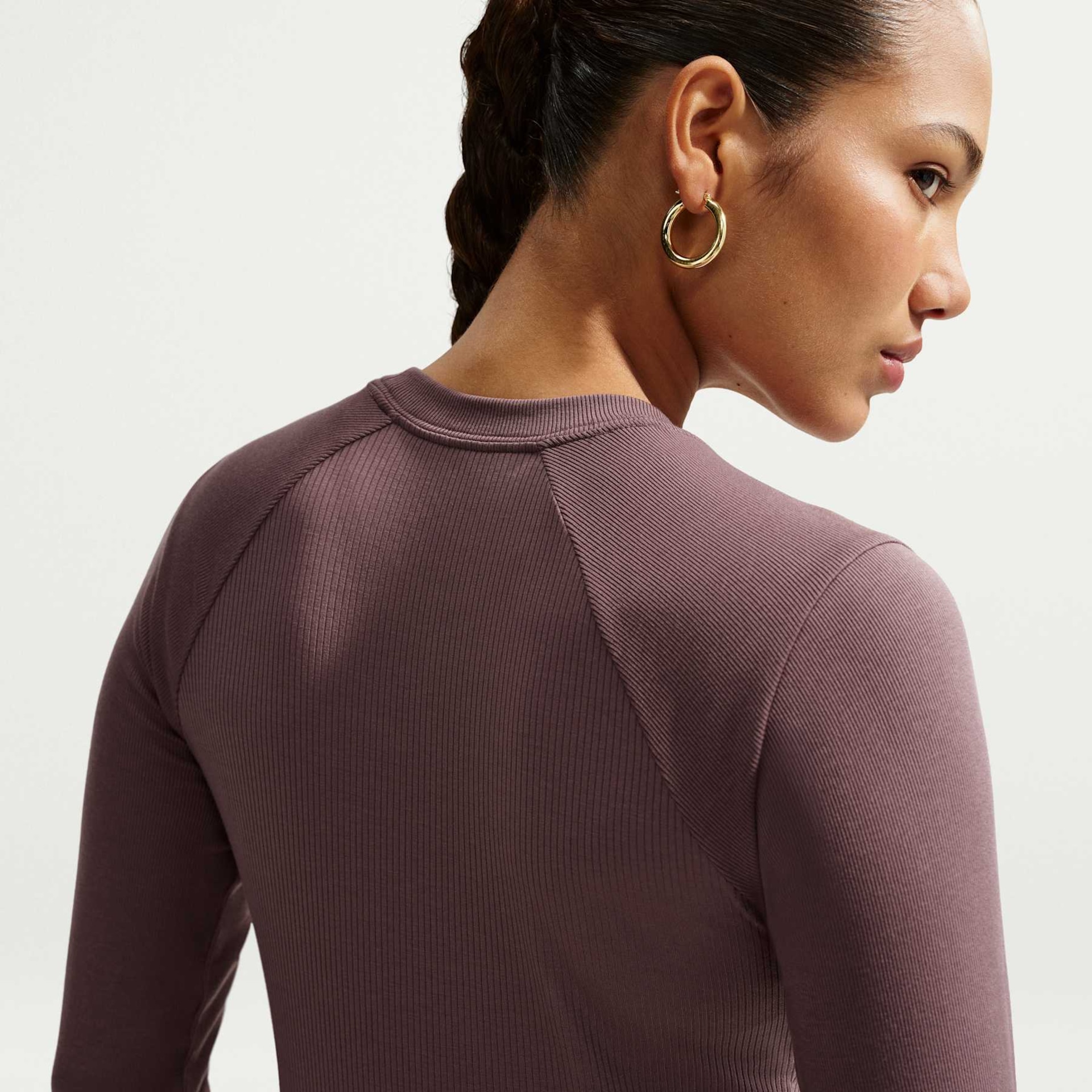 Camiseta Nike Sportswear Chill Knit Manga Longa Feminina - Foto 2