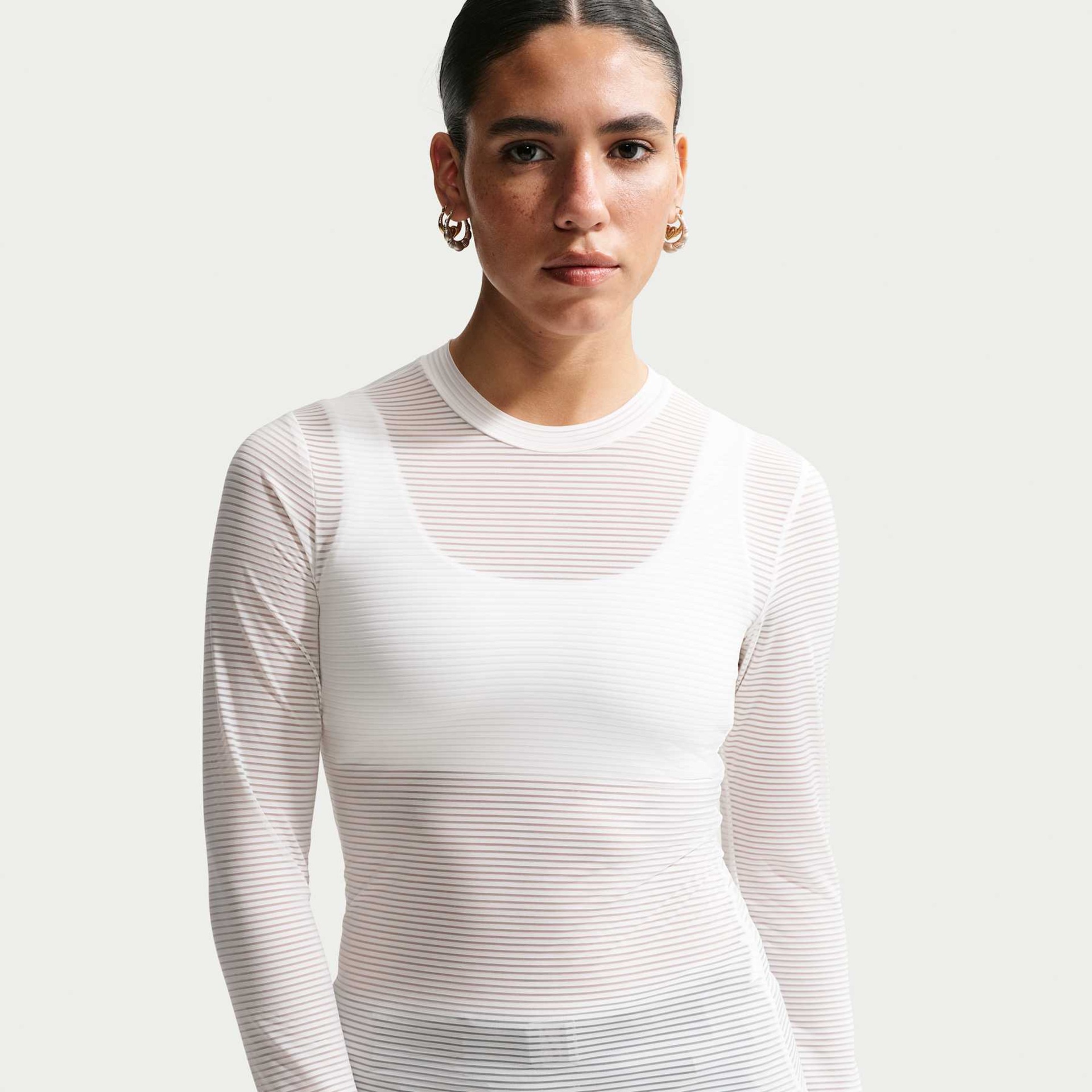 Camiseta Nike Sportswear Sheer Manga Longa Feminina - Foto 1
