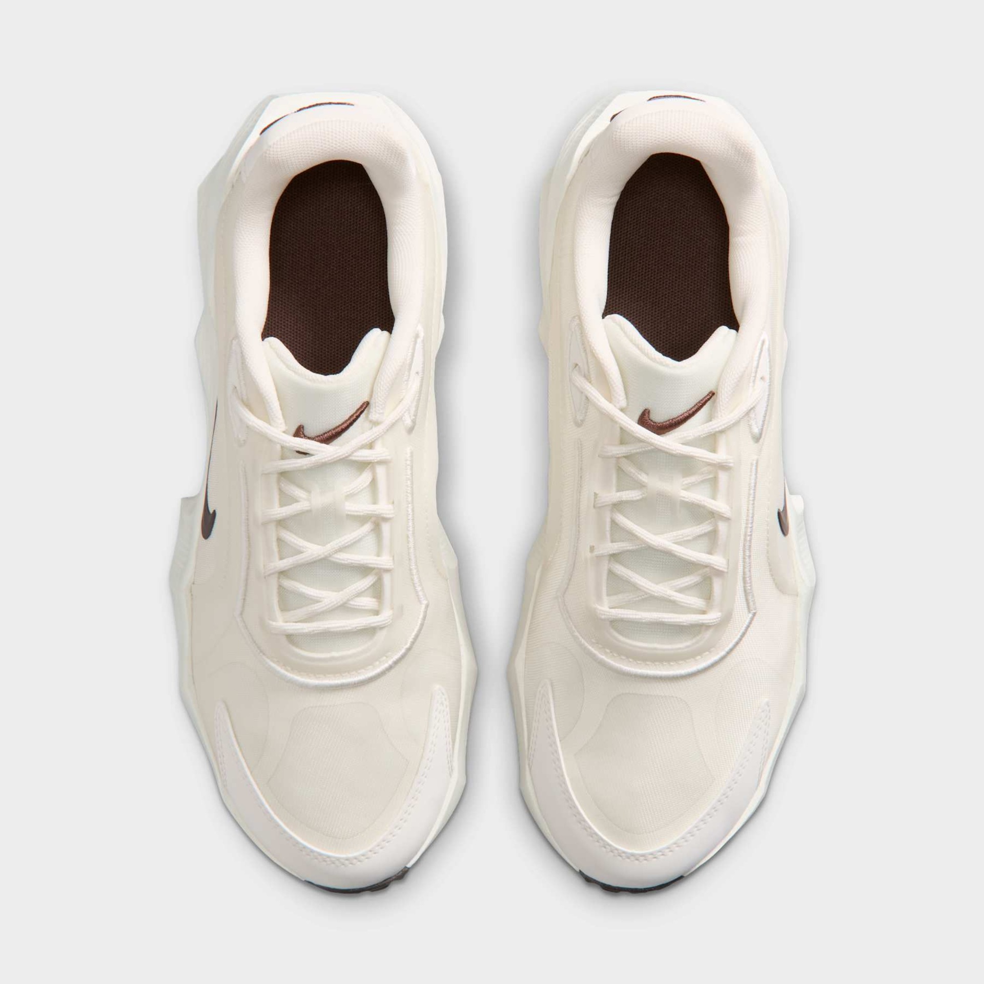Tênis Nike Aura Edge Feminino - Foto 4