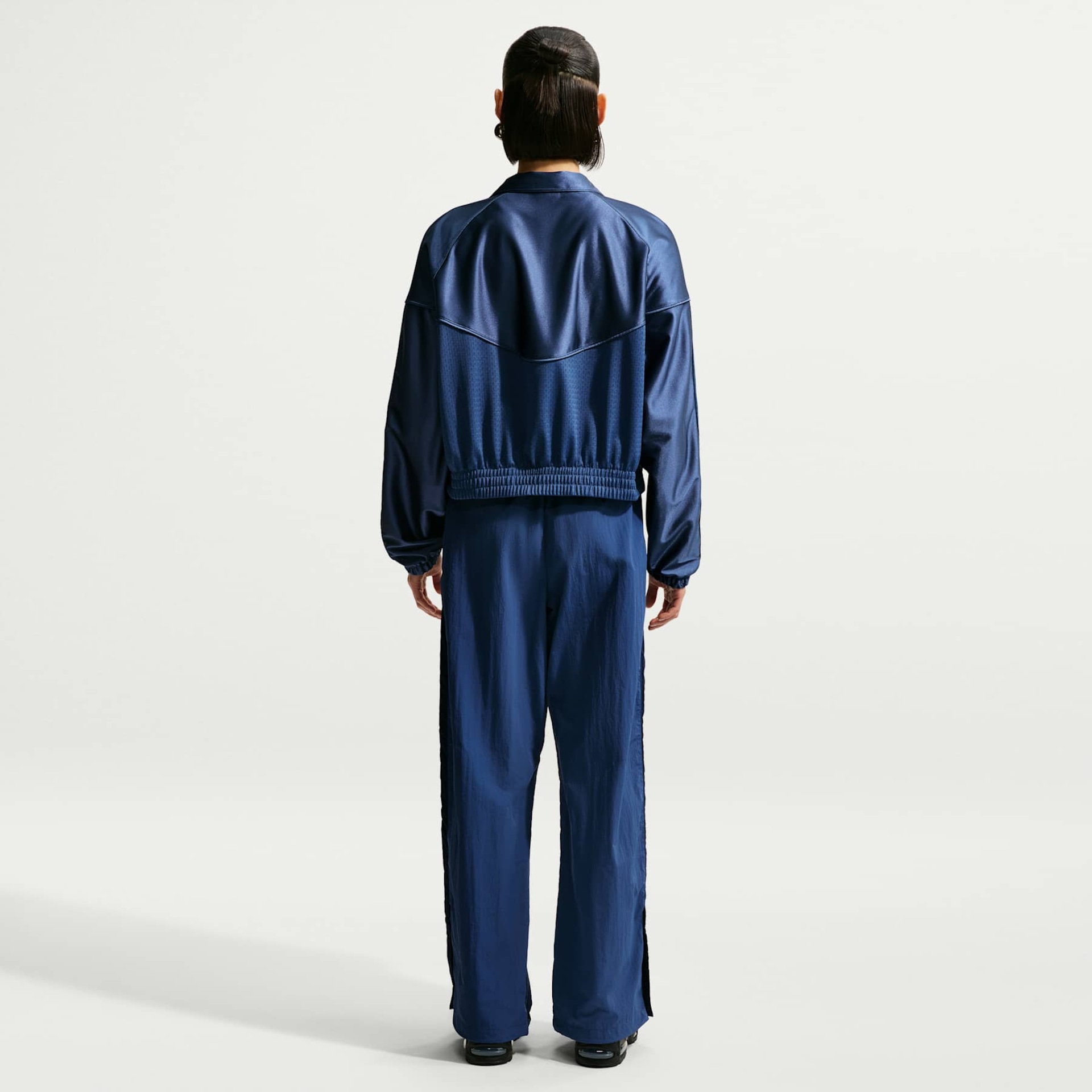 Calça Nike Sportswear Parachute Feminina - Foto 5