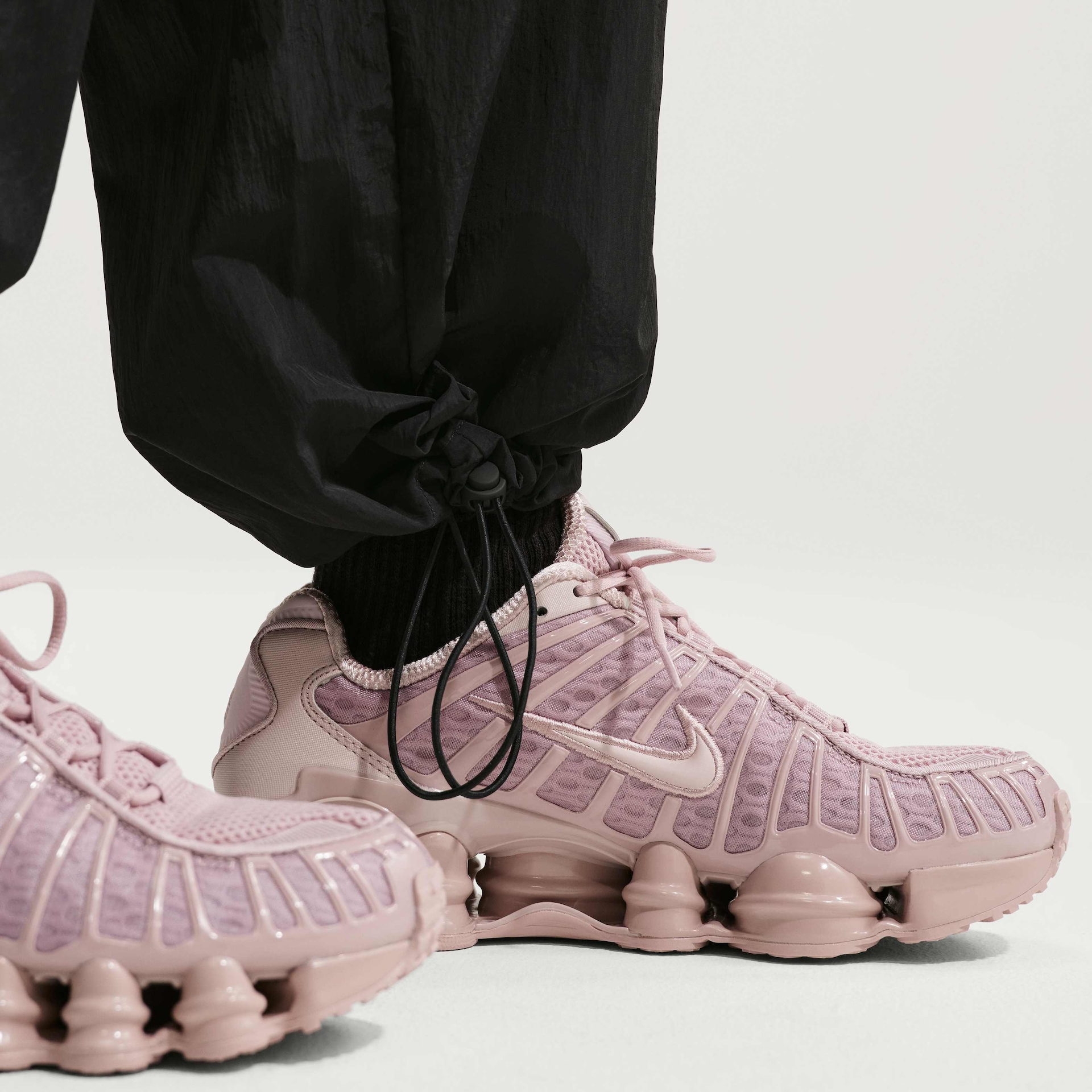 Calça Nike Sportswear Parachute Feminina - Foto 6