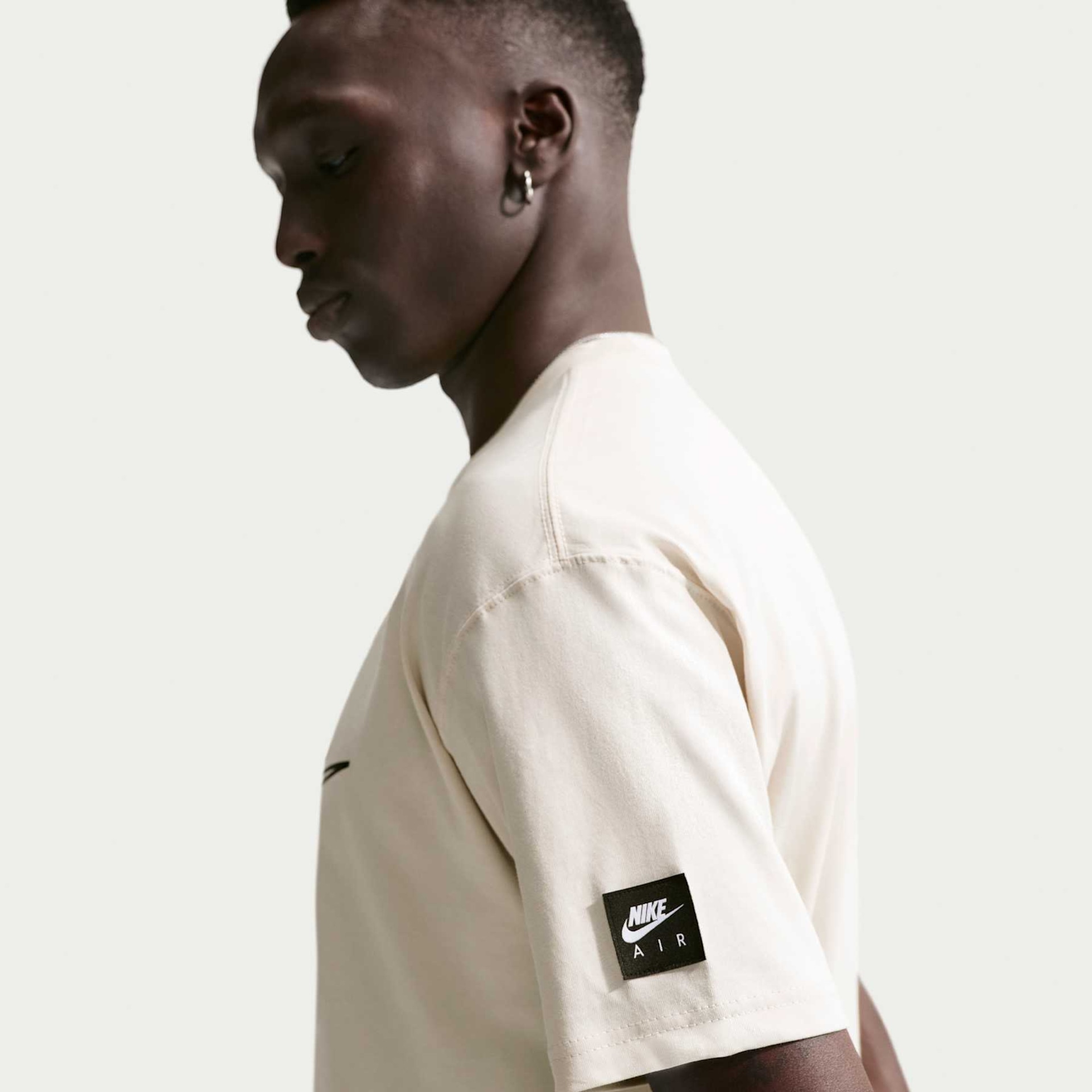 Camiseta Nike Sportswear Air Masculina - Foto 2